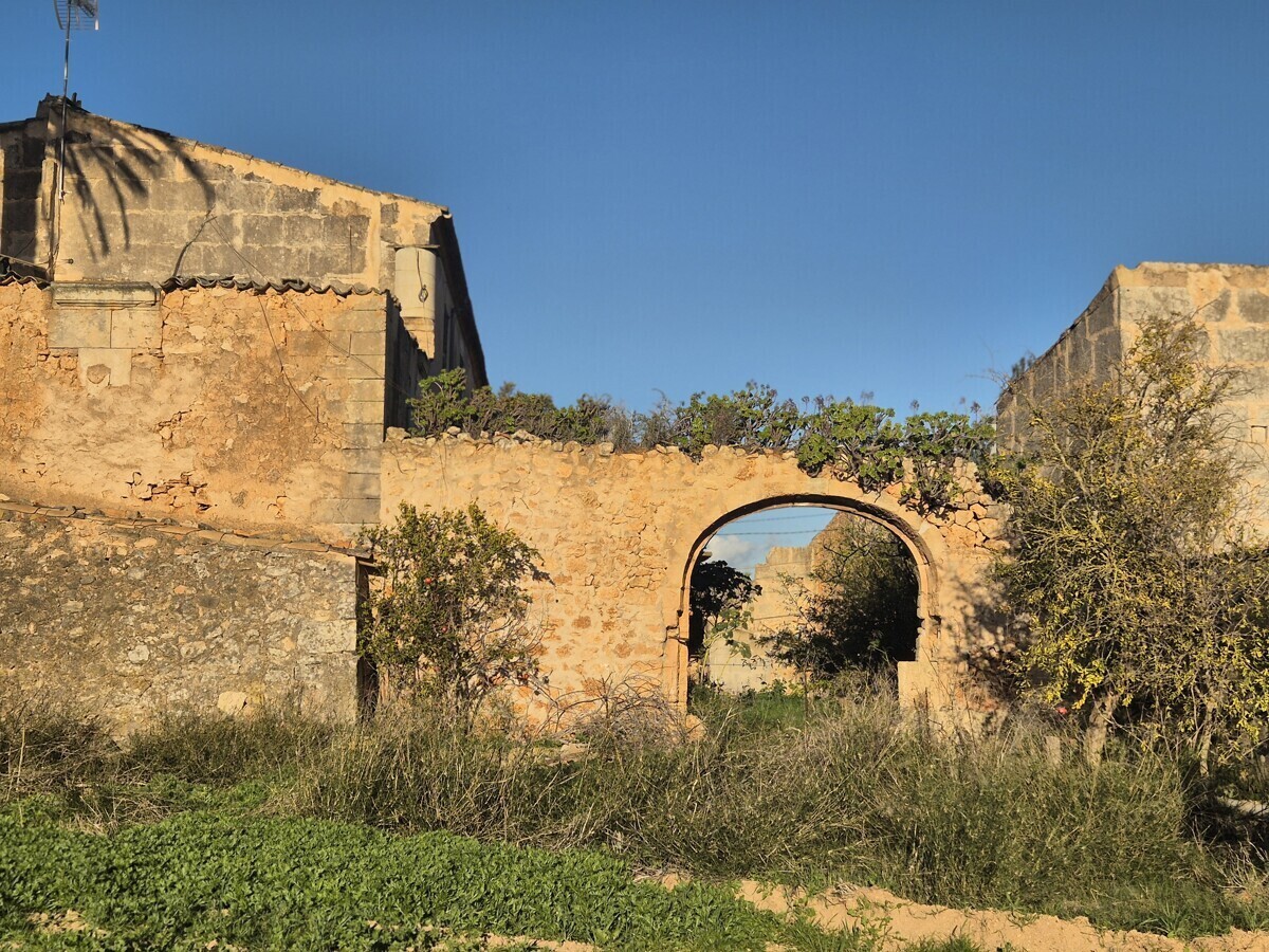 3 Historical Arch