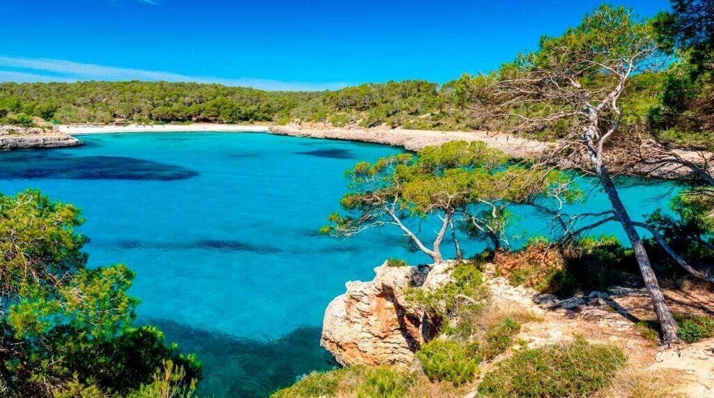 21 Cala Mondrago