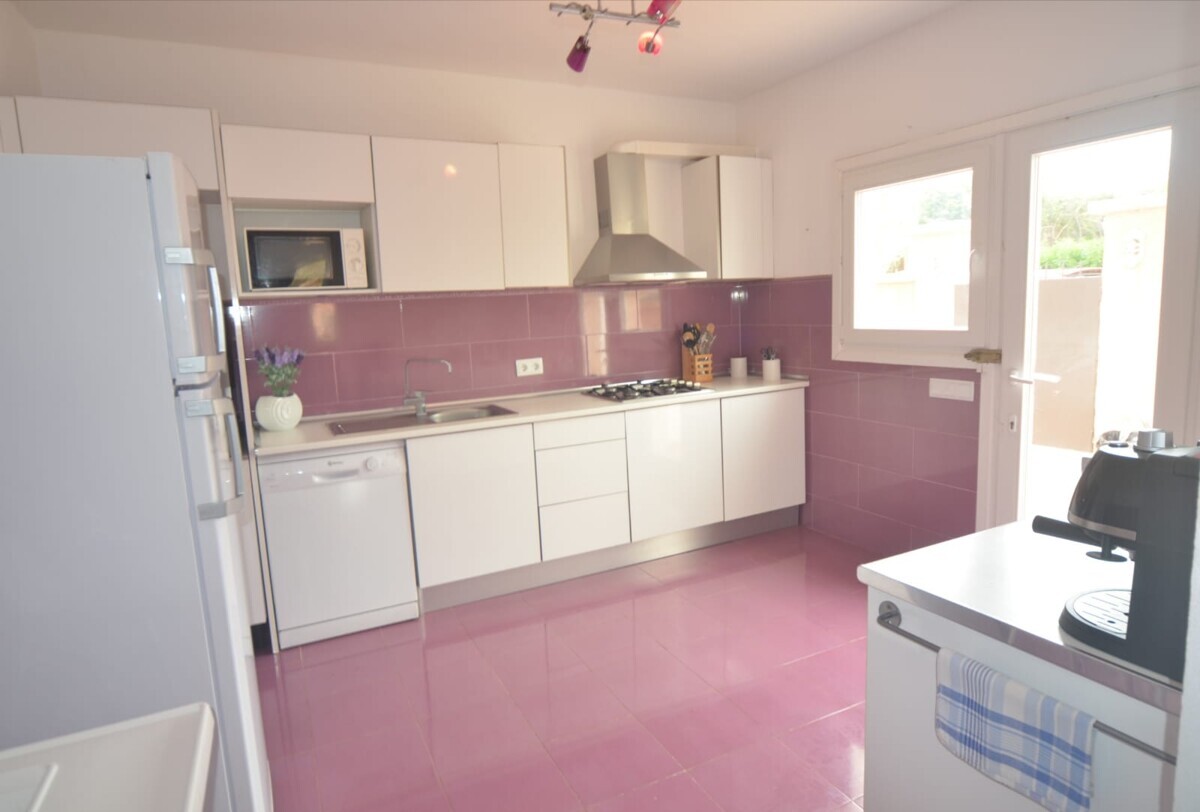 4 Kitchen