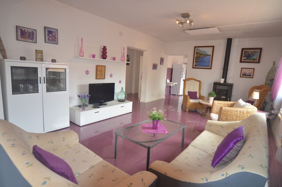 2 Living room