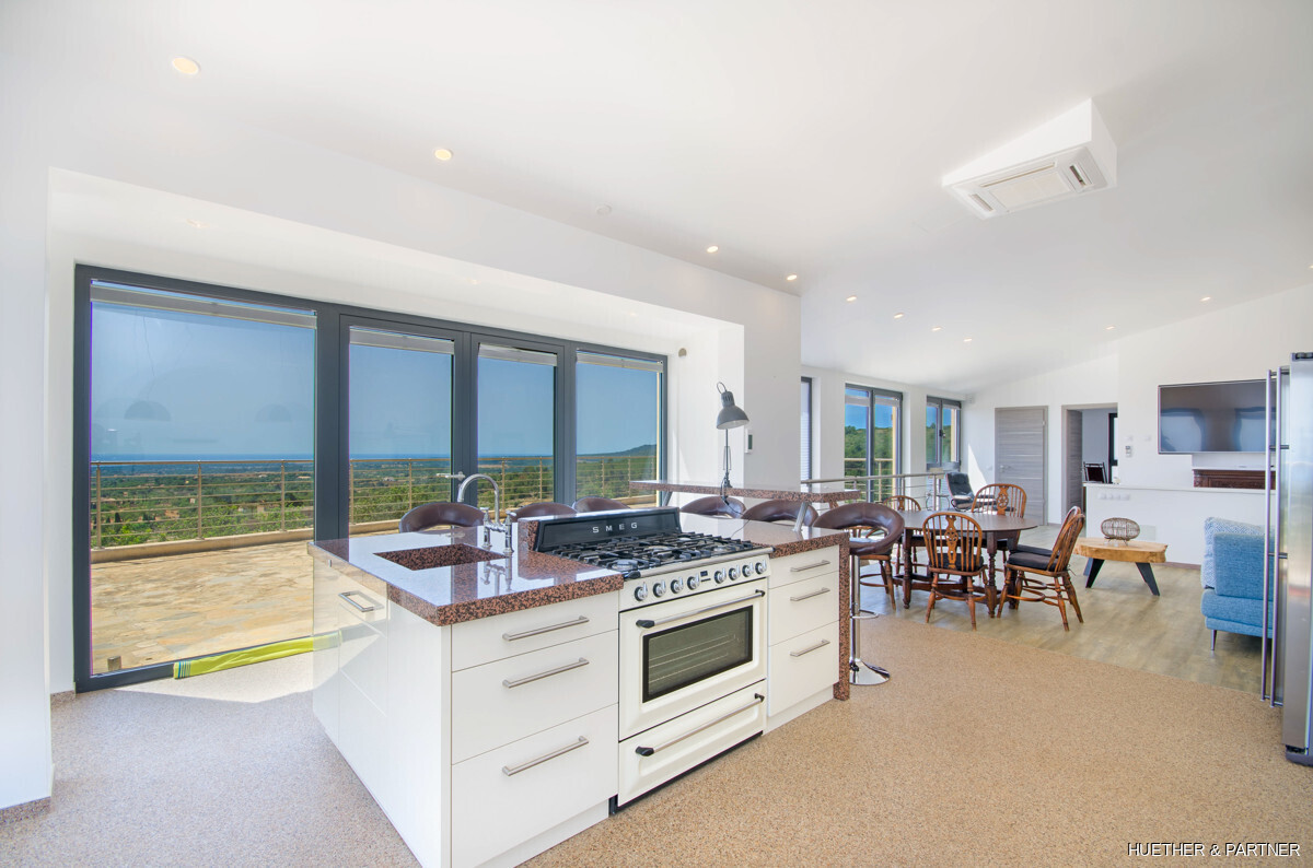 offene Küche mit EBK