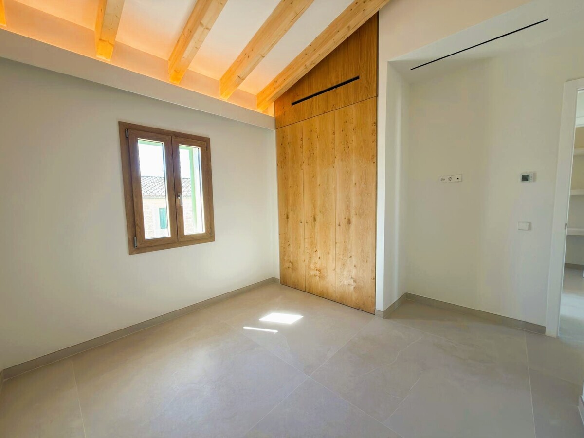 16 Bedroom