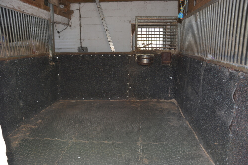 Boxen mit Matten