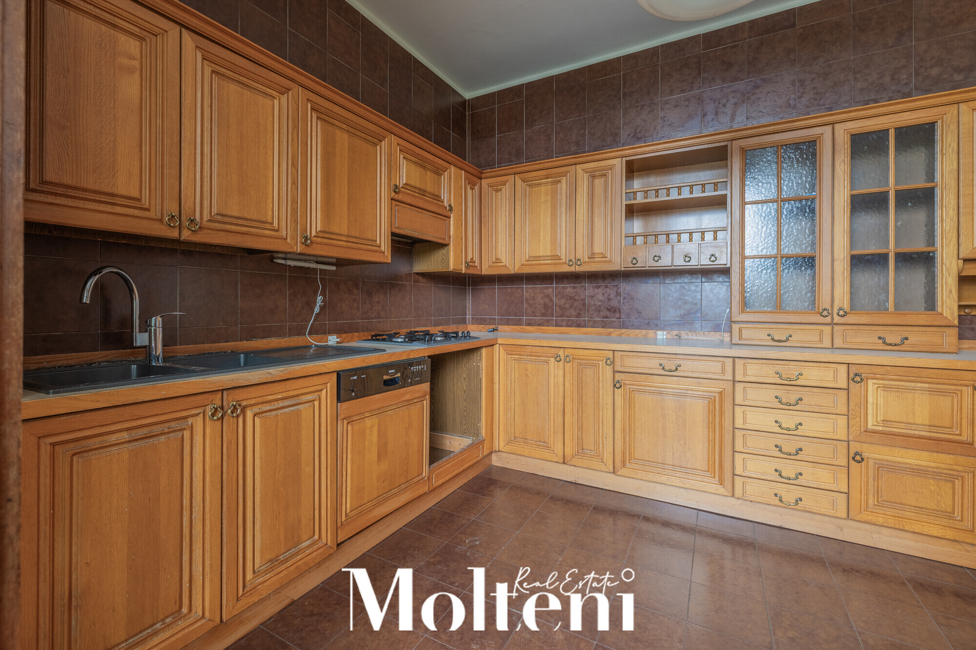 moltenirealestate_garbagnate_monastero_appartamento_apartment_forsale_vendita_terrace_terrazzo_garage_giardino (11)