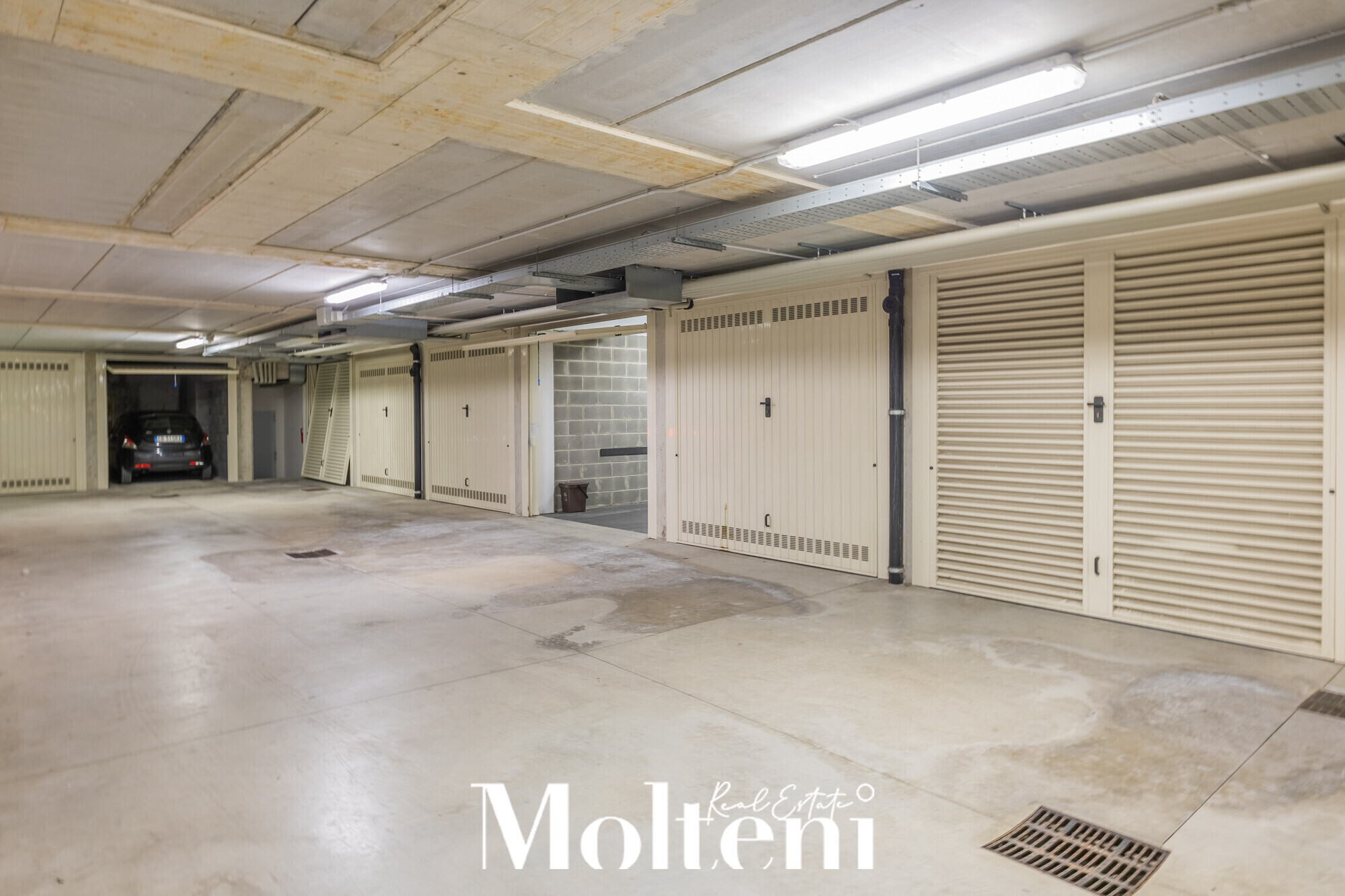molteni_real_estate_menaggio_ vendita_forsale_appartamento_apartment_giardino-garden-vista-lago-lake-view_garage (31)