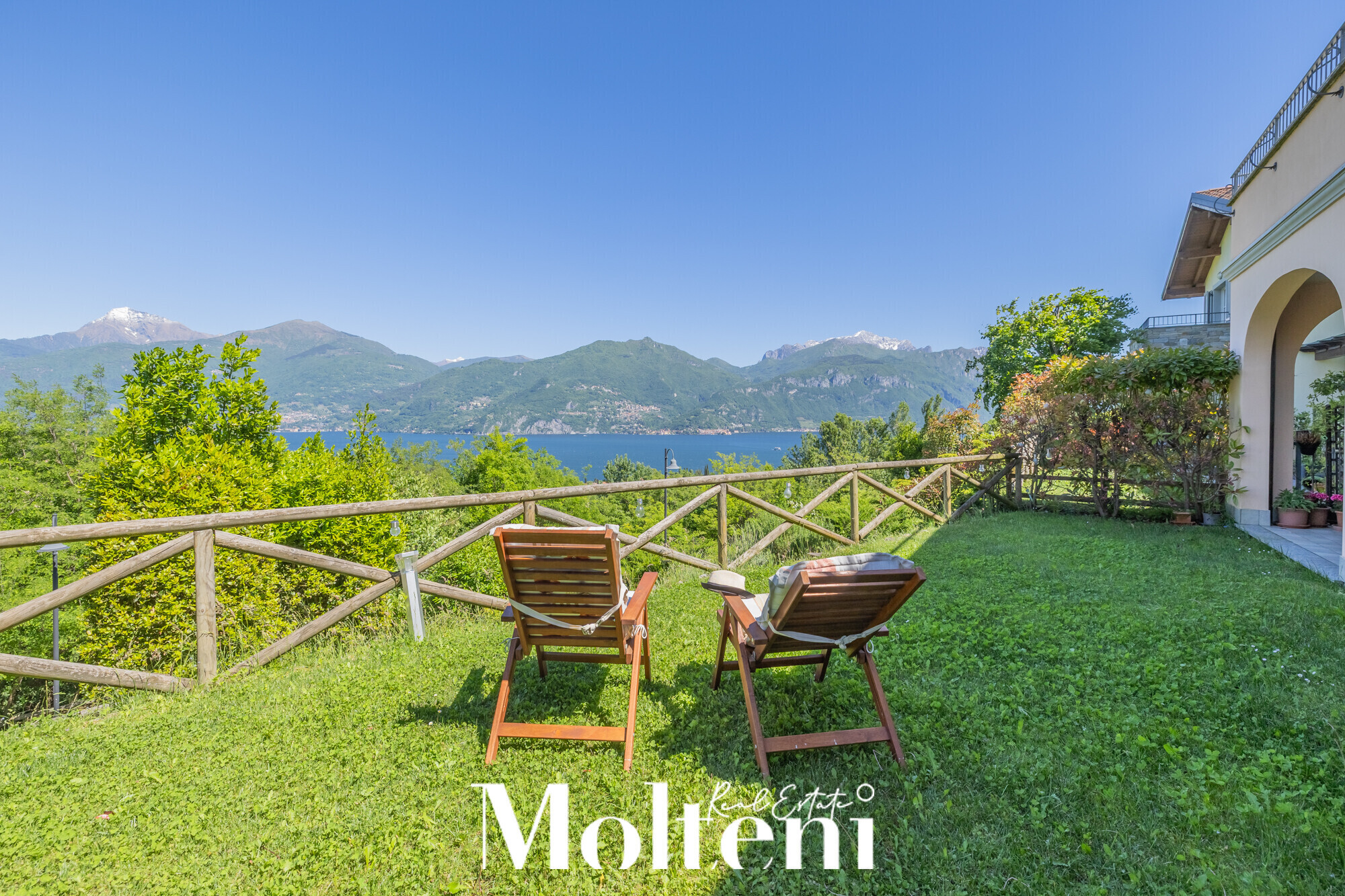 molteni_real_estate_menaggio_ vendita_forsale_appartamento_apartment_giardino-garden-vista-lago-lake-view_garage (2)