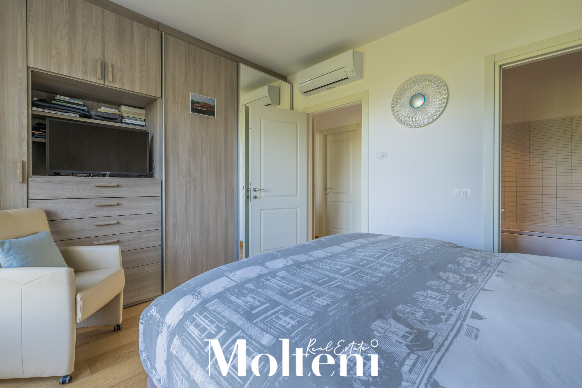 molteni_real_estate_menaggio_ vendita_forsale_appartamento_apartment_giardino-garden-vista-lago-lake-view_garage (21)