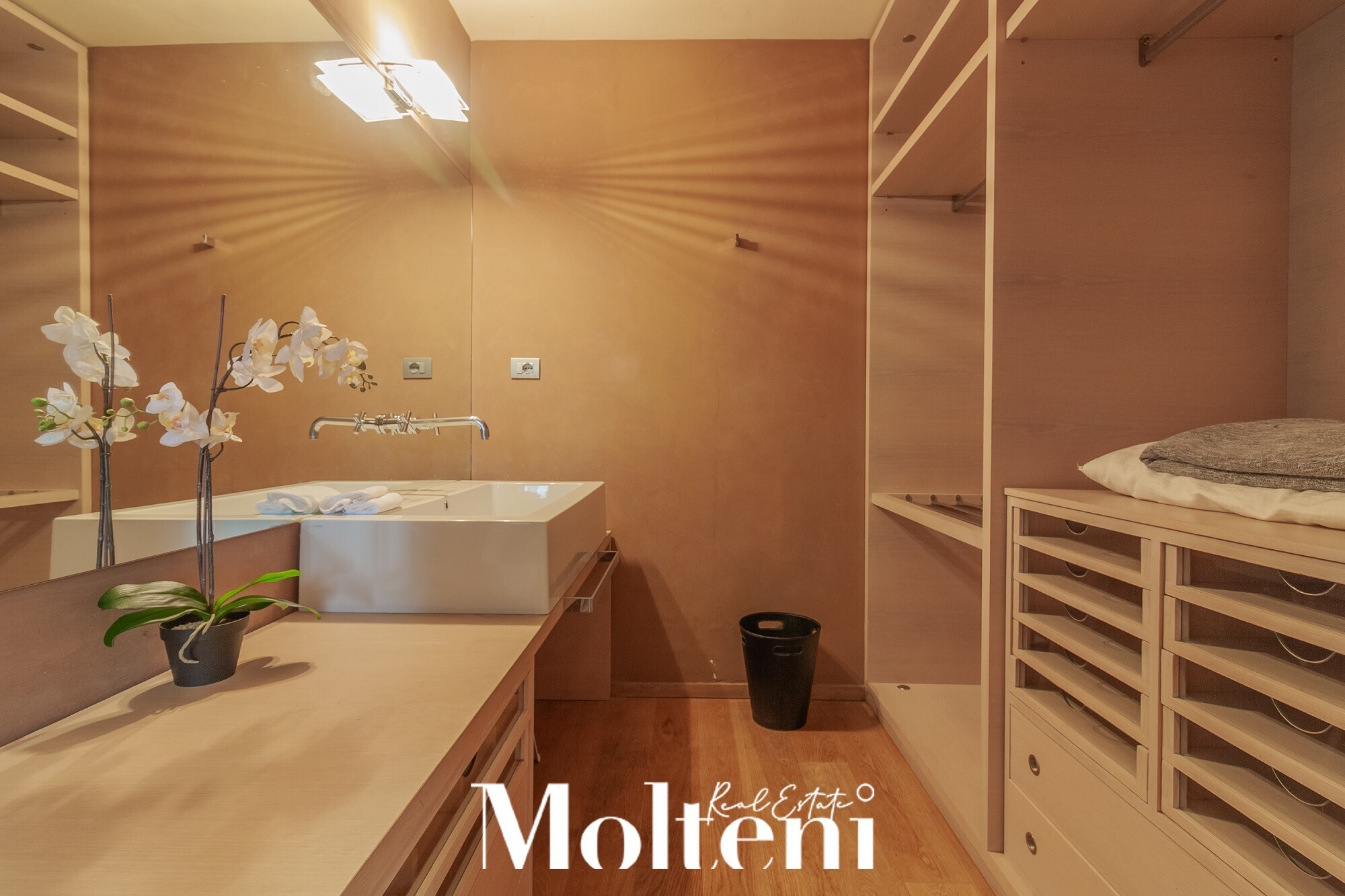 molteni_real_estate_Varenna_vendita_forsale_appartamento_apartment_garage_vista_lago_lake view (23)