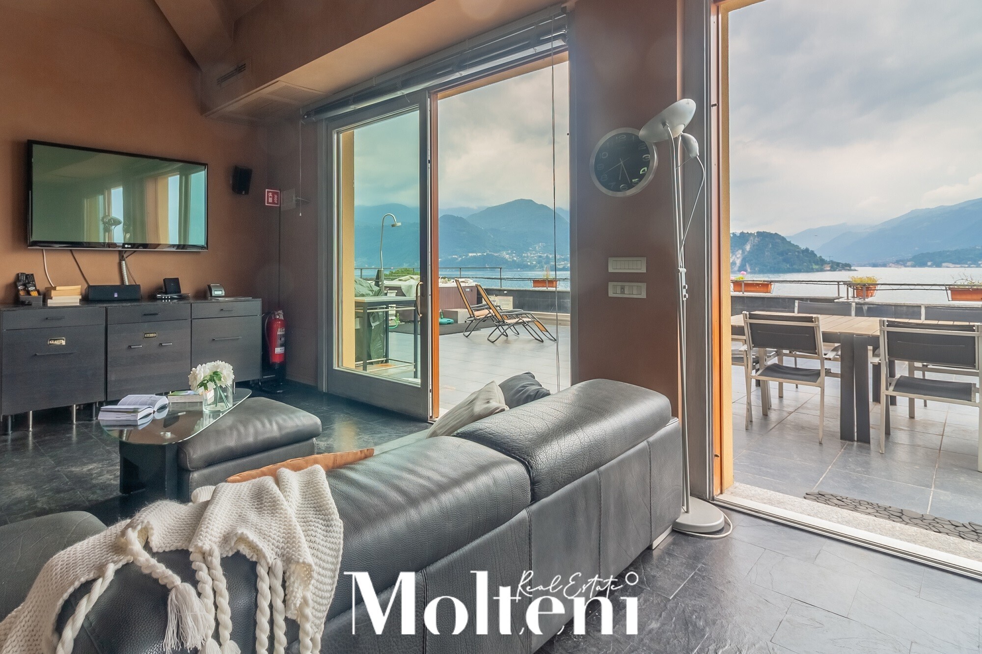 molteni_real_estate_Varenna_vendita_forsale_appartamento_apartment_garage_vista_lago_lake view (201)