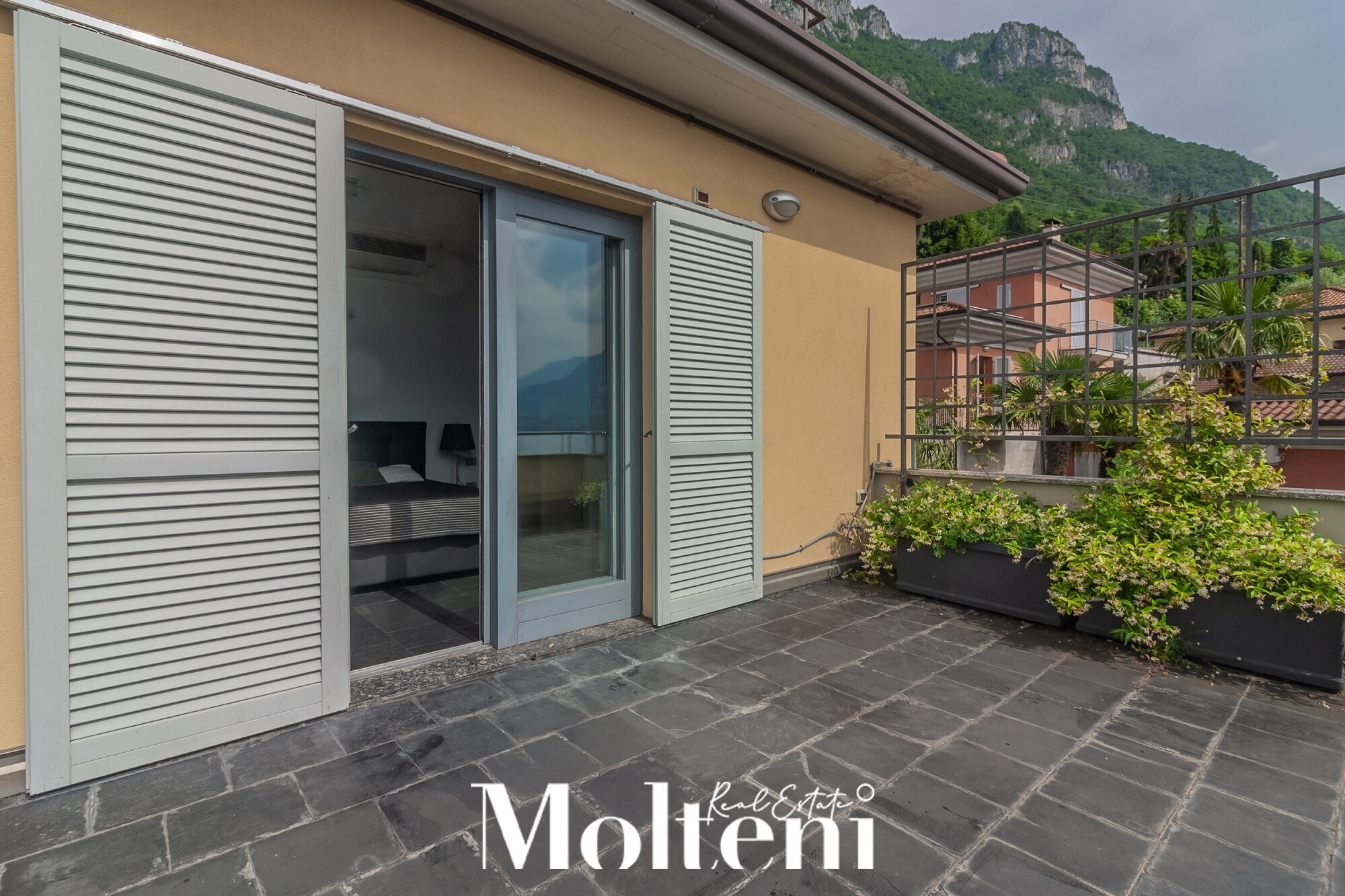 molteni_real_estate_Varenna_vendita_forsale_appartamento_apartment_garage_vista_lago_lake view (26)