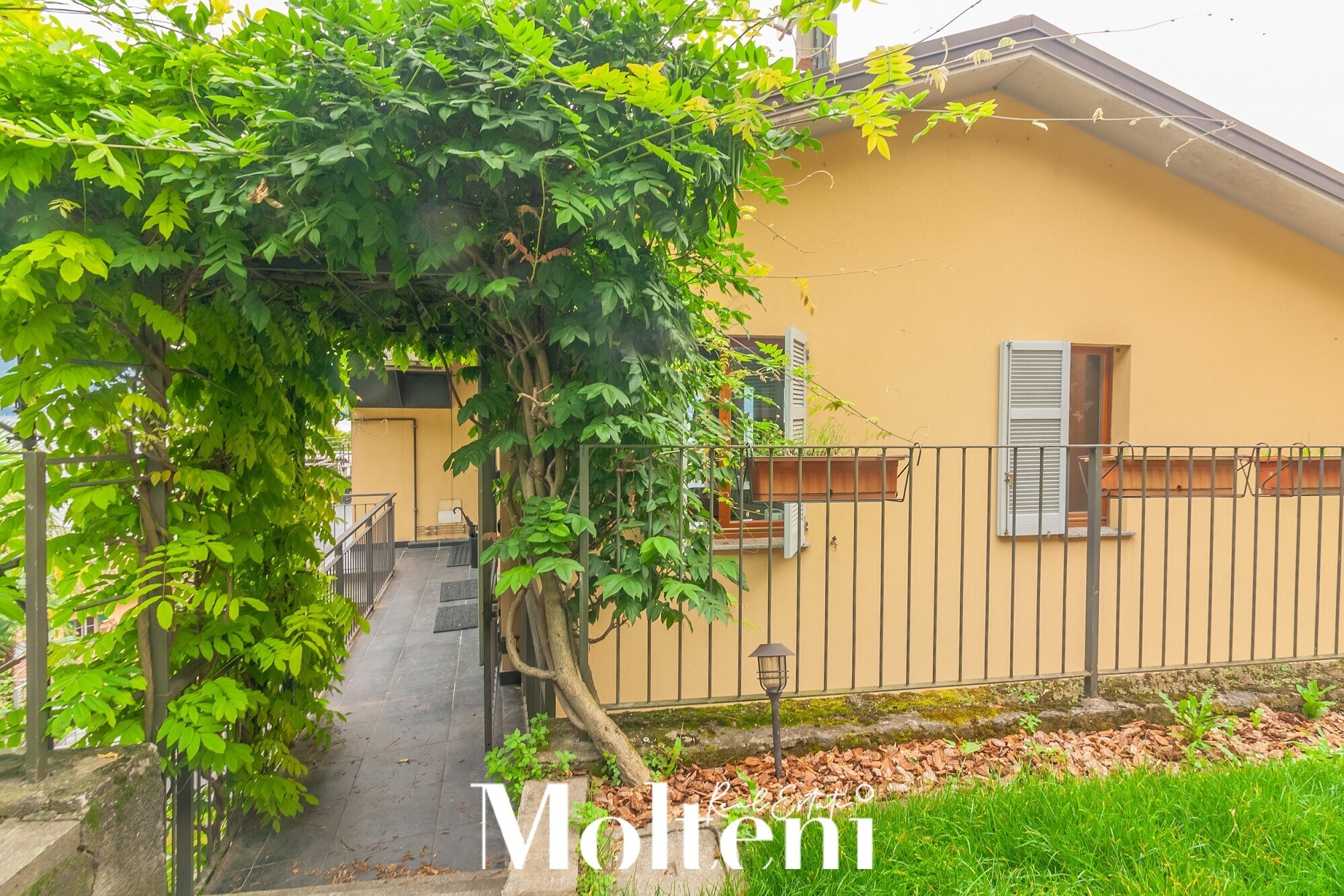 molteni_real_estate_Varenna_vendita_forsale_appartamento_apartment_garage_vista_lago_lake view (232)