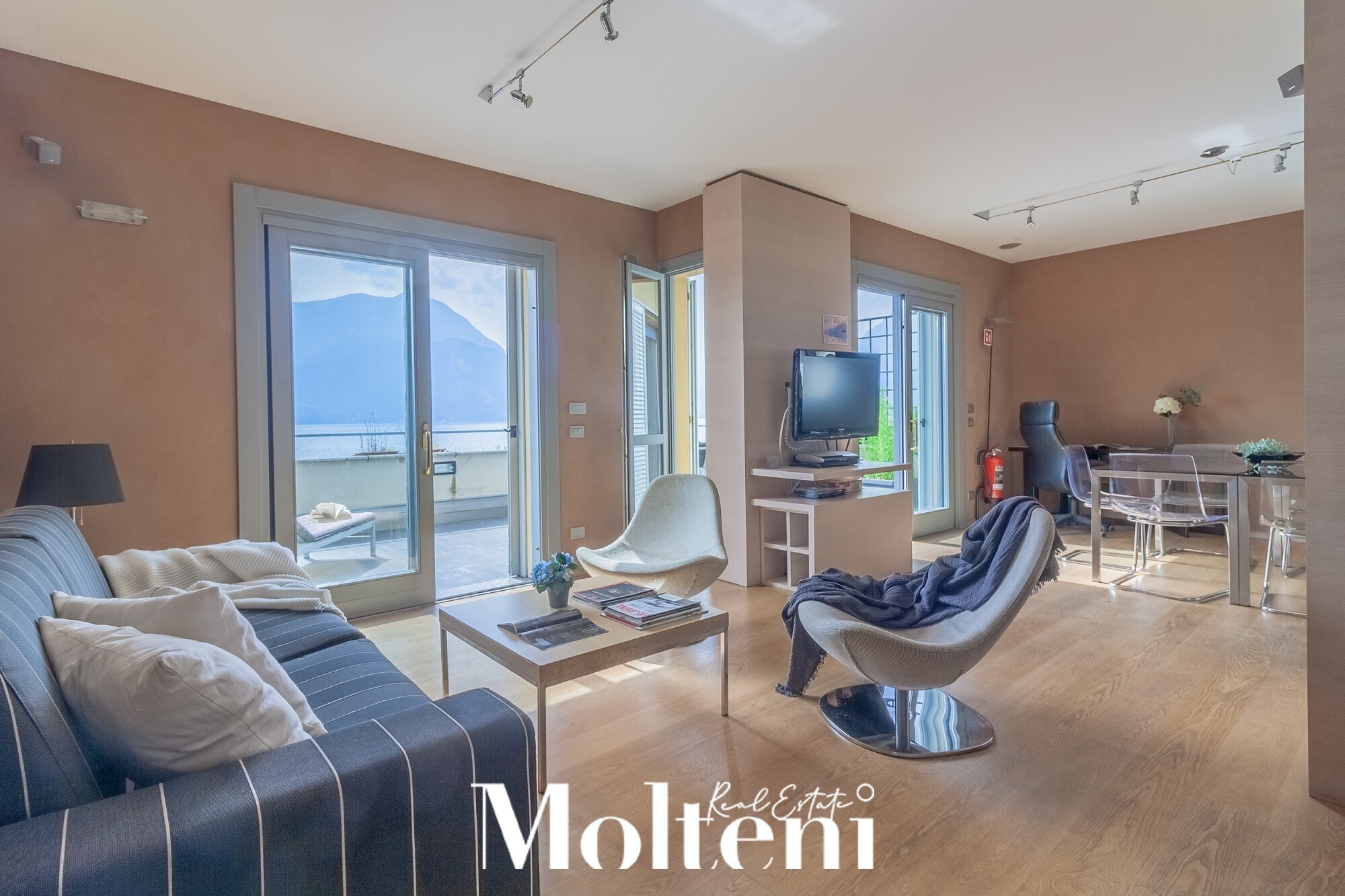 molteni_real_estate_Varenna_vendita_forsale_appartamento_apartment_garage_vista_lago_lake view (3)