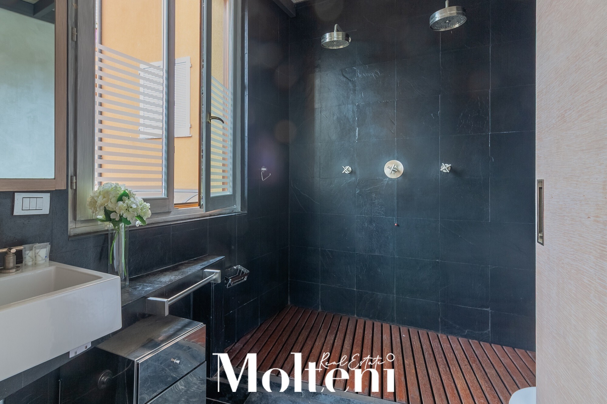 molteni_real_estate_Varenna_vendita_forsale_appartamento_apartment_garage_vista_lago_lake view (222)