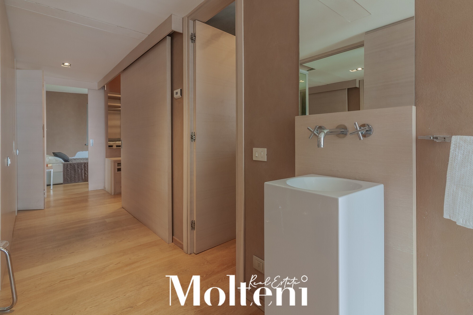 molteni_real_estate_Varenna_vendita_forsale_appartamento_apartment_garage_vista_lago_lake view (21)