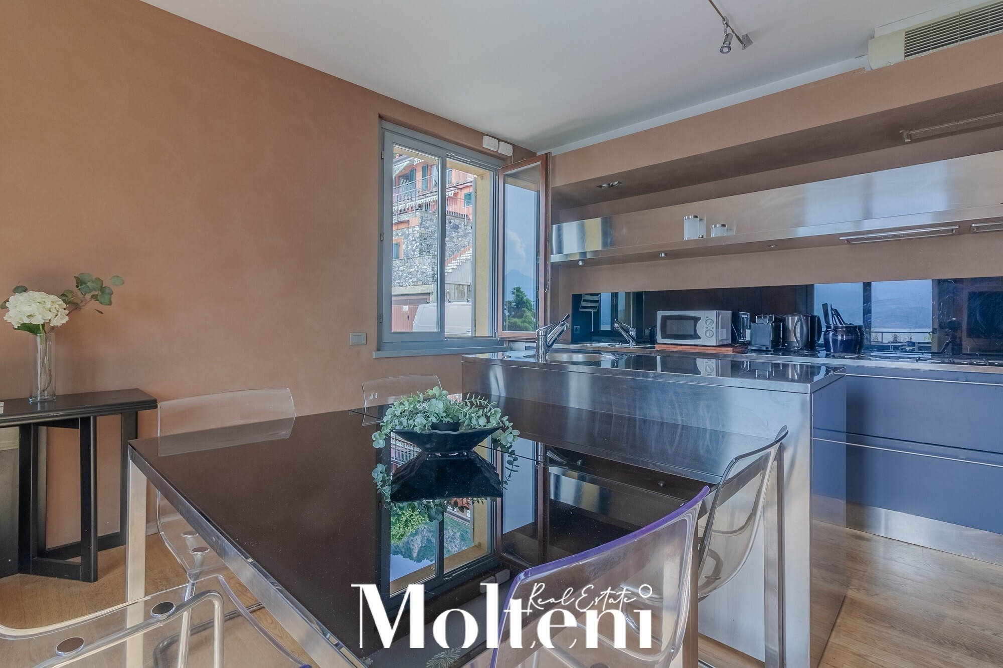 molteni_real_estate_Varenna_vendita_forsale_appartamento_apartment_garage_vista_lago_lake view (15)