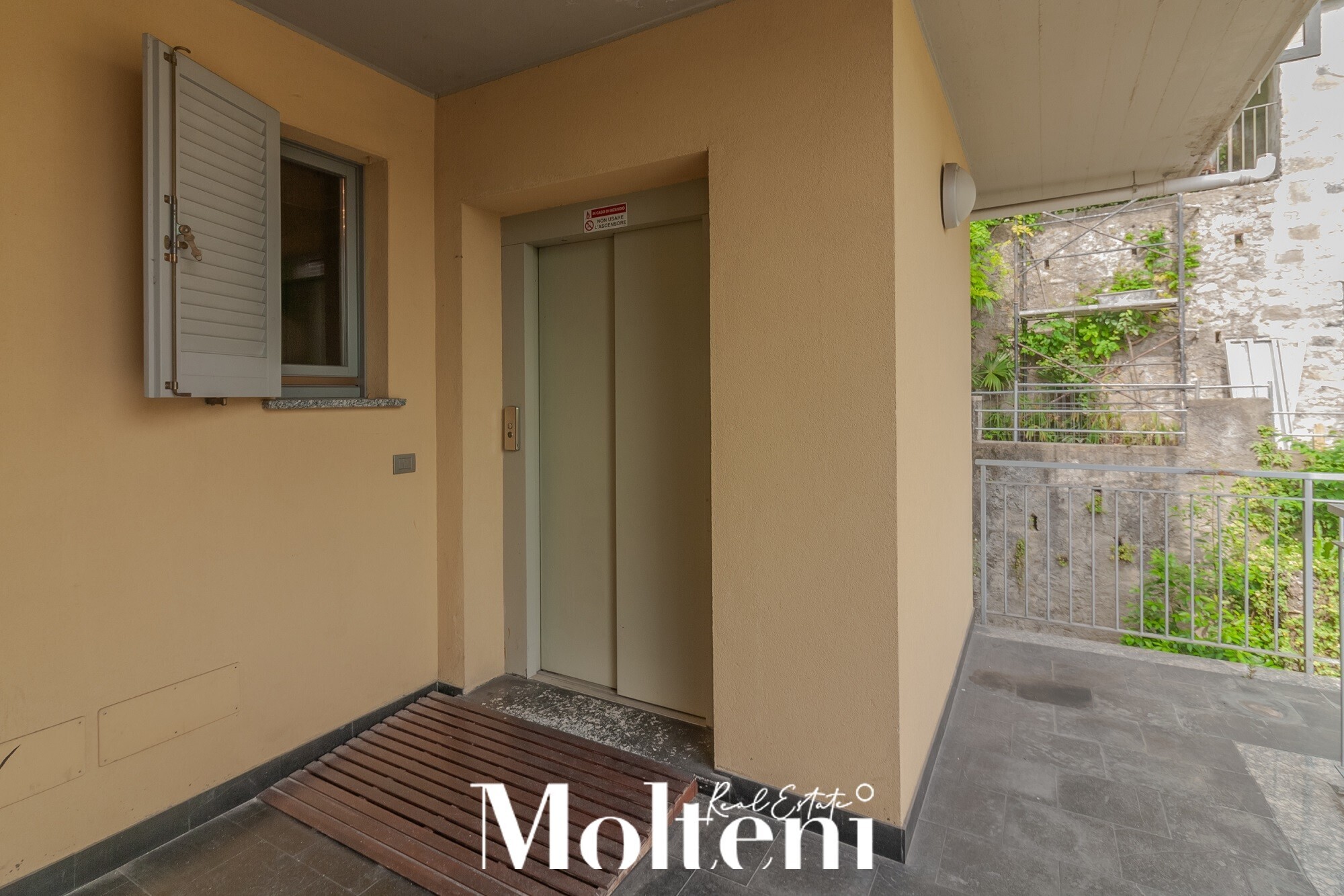 molteni_real_estate_Varenna_vendita_forsale_appartamento_apartment_garage_vista_lago_lake view (29)