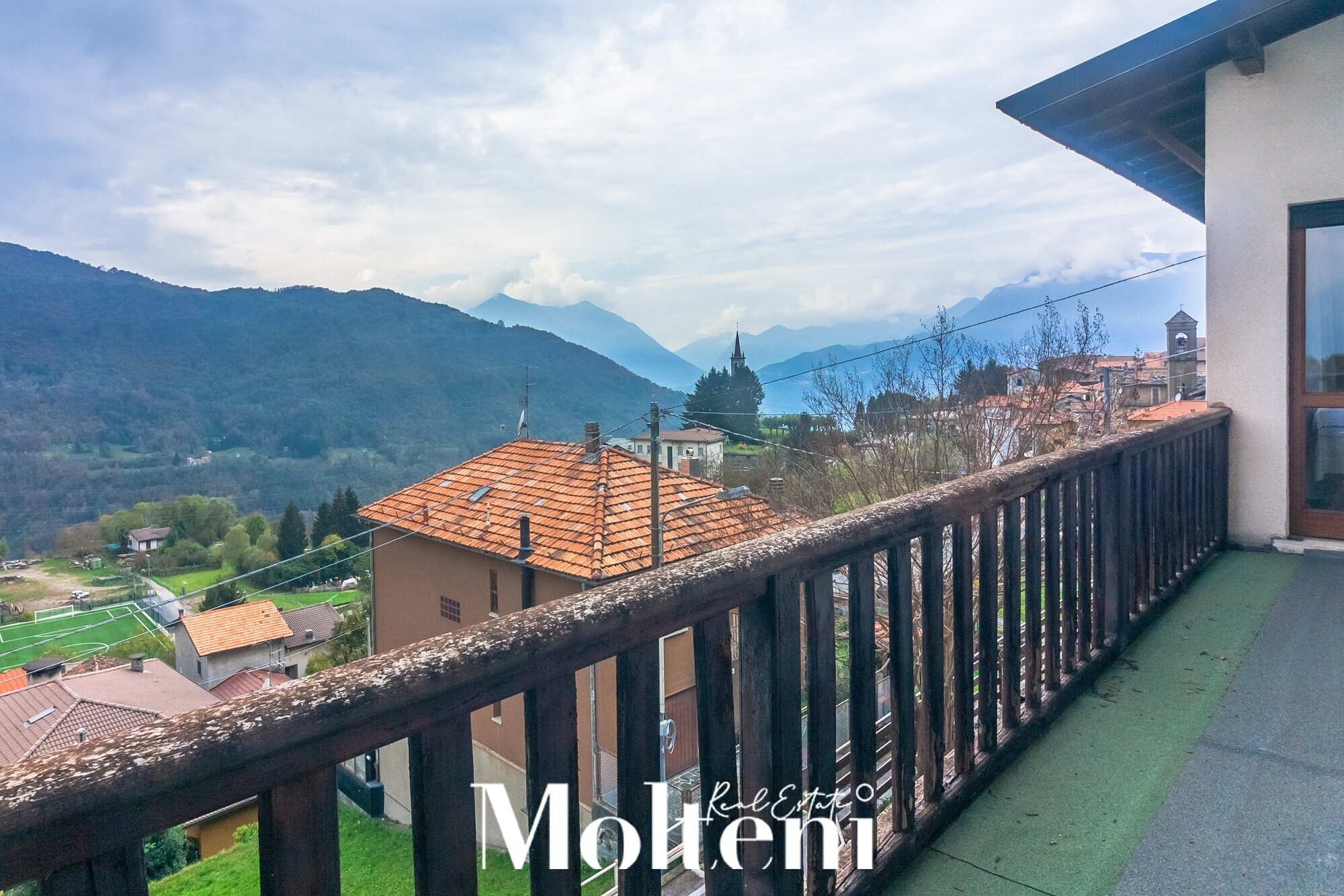 molteni-real-estate-vendrogno-appartamenti-apartments-vendesi-for-sale-garage (21)