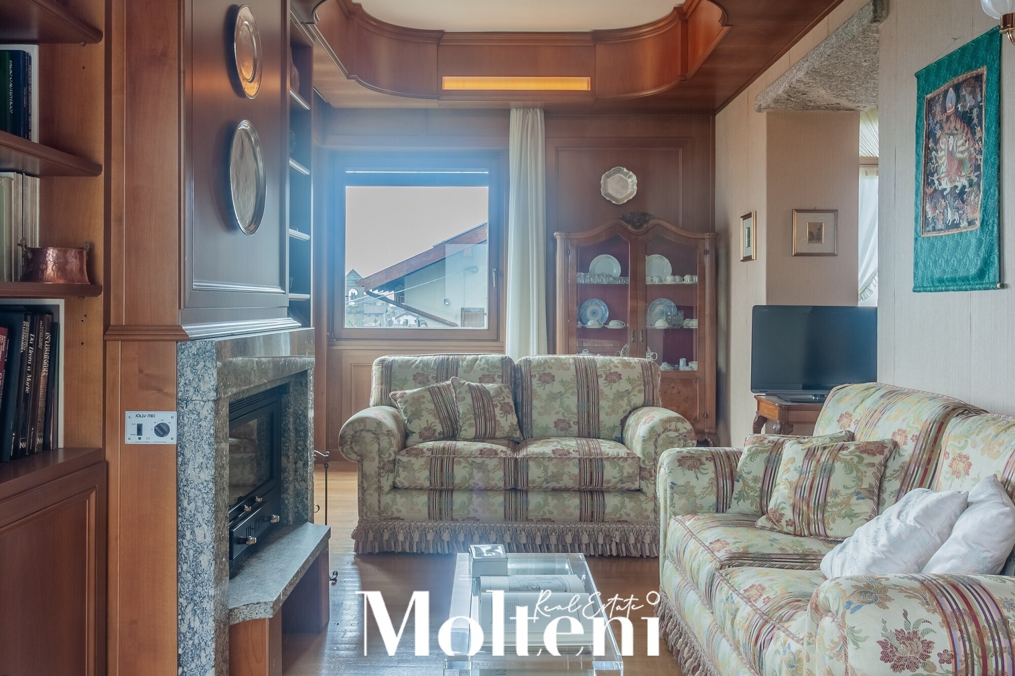 molteni-real-estate-vendrogno-appartamenti-apartments-vendesi-for-sale-garage (12)