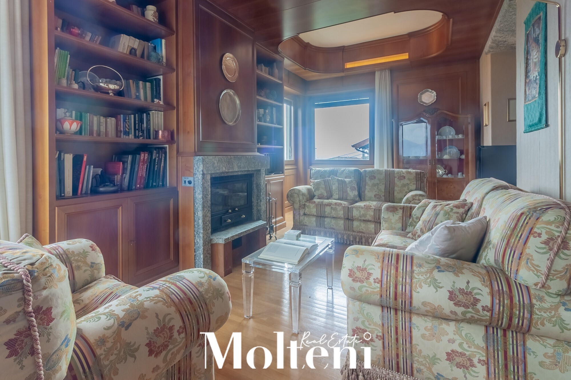 molteni-real-estate-vendrogno-appartamenti-apartments-vendesi-for-sale-garage (11)