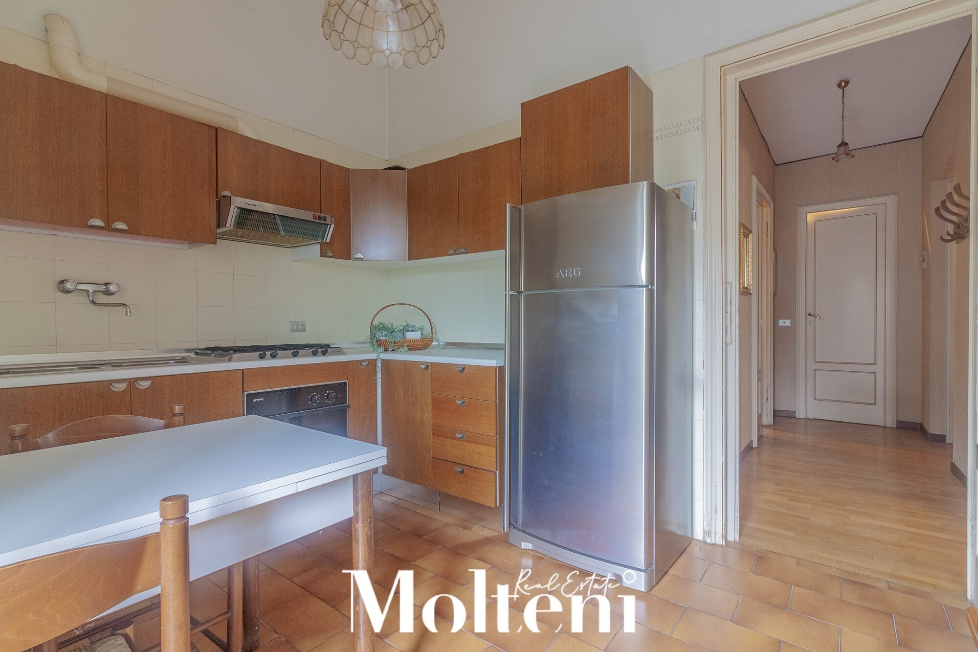molteni-real-estate-vendrogno-appartamenti-apartments-vendesi-for-sale-garage (13)