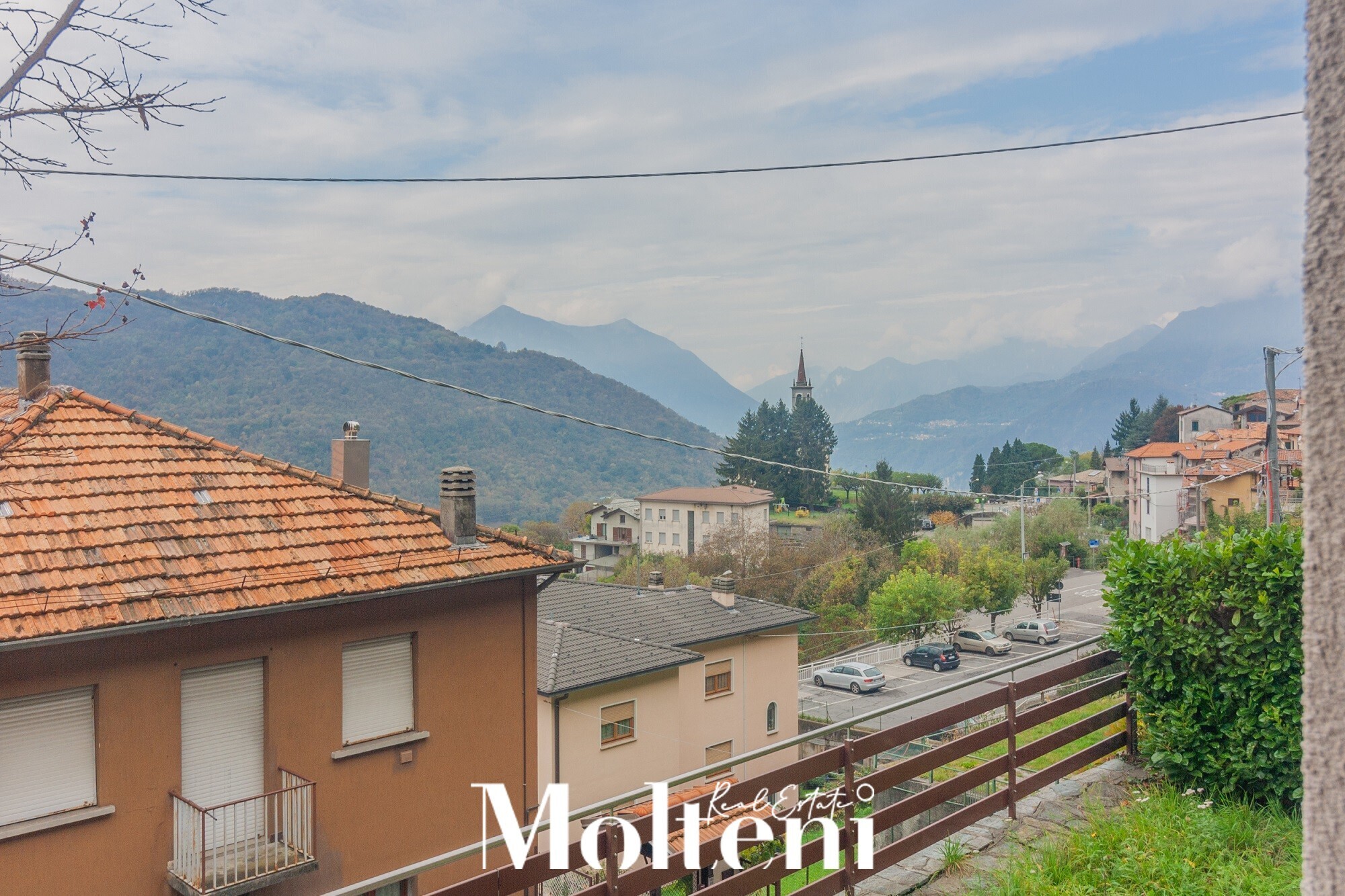 molteni-real-estate-vendrogno-appartamenti-apartments-vendesi-for-sale-garage (8)