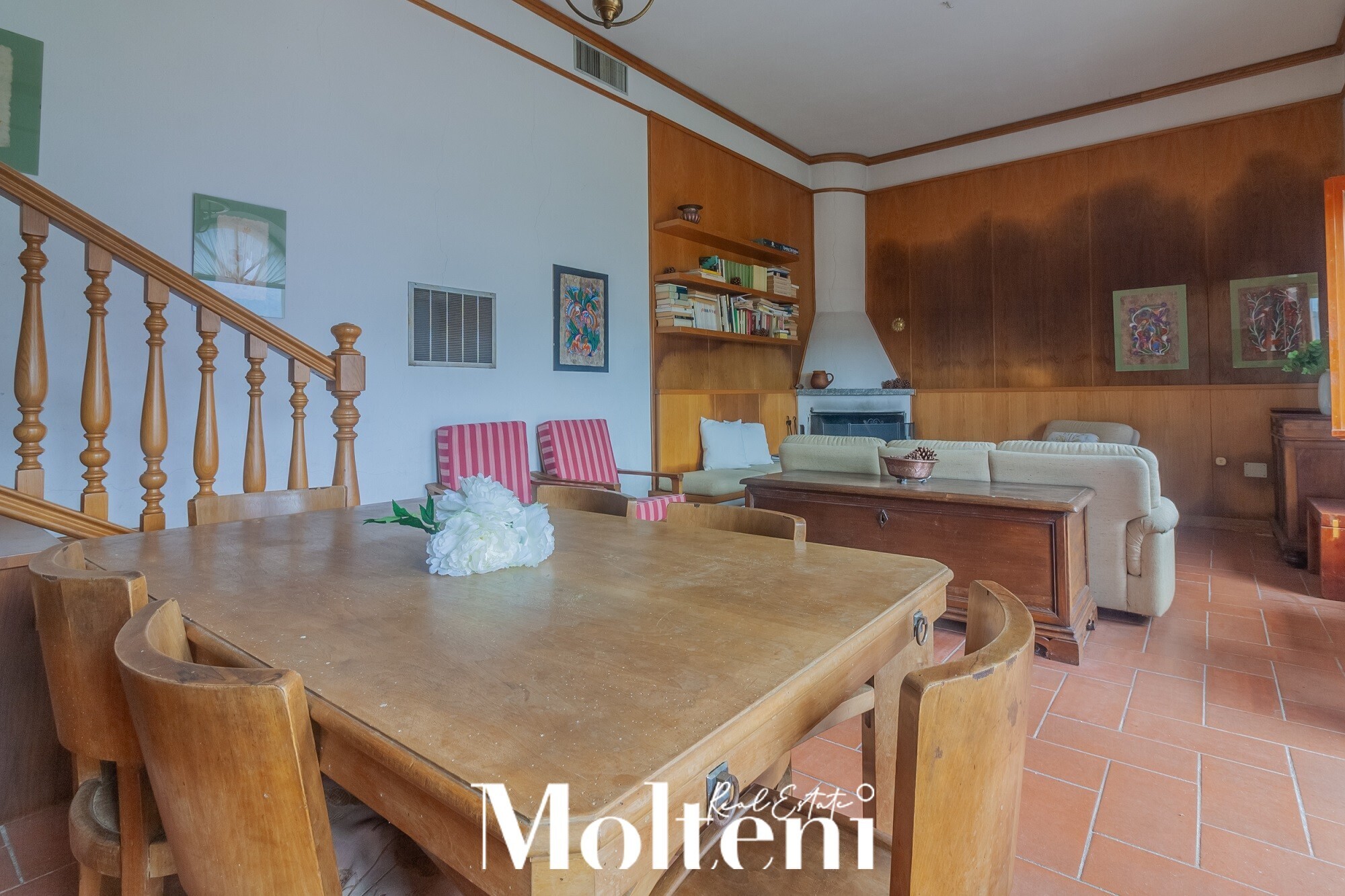 molteni-real-estate-vendrogno-appartamenti-apartments-vendesi-for-sale-garage (2)