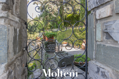 molteni-immobiliare-real-estate-varenna-villa-indipendente-con-darsena-privata-vista-lago-como-lake-villa-for-sale-private-dock-varenna (41)