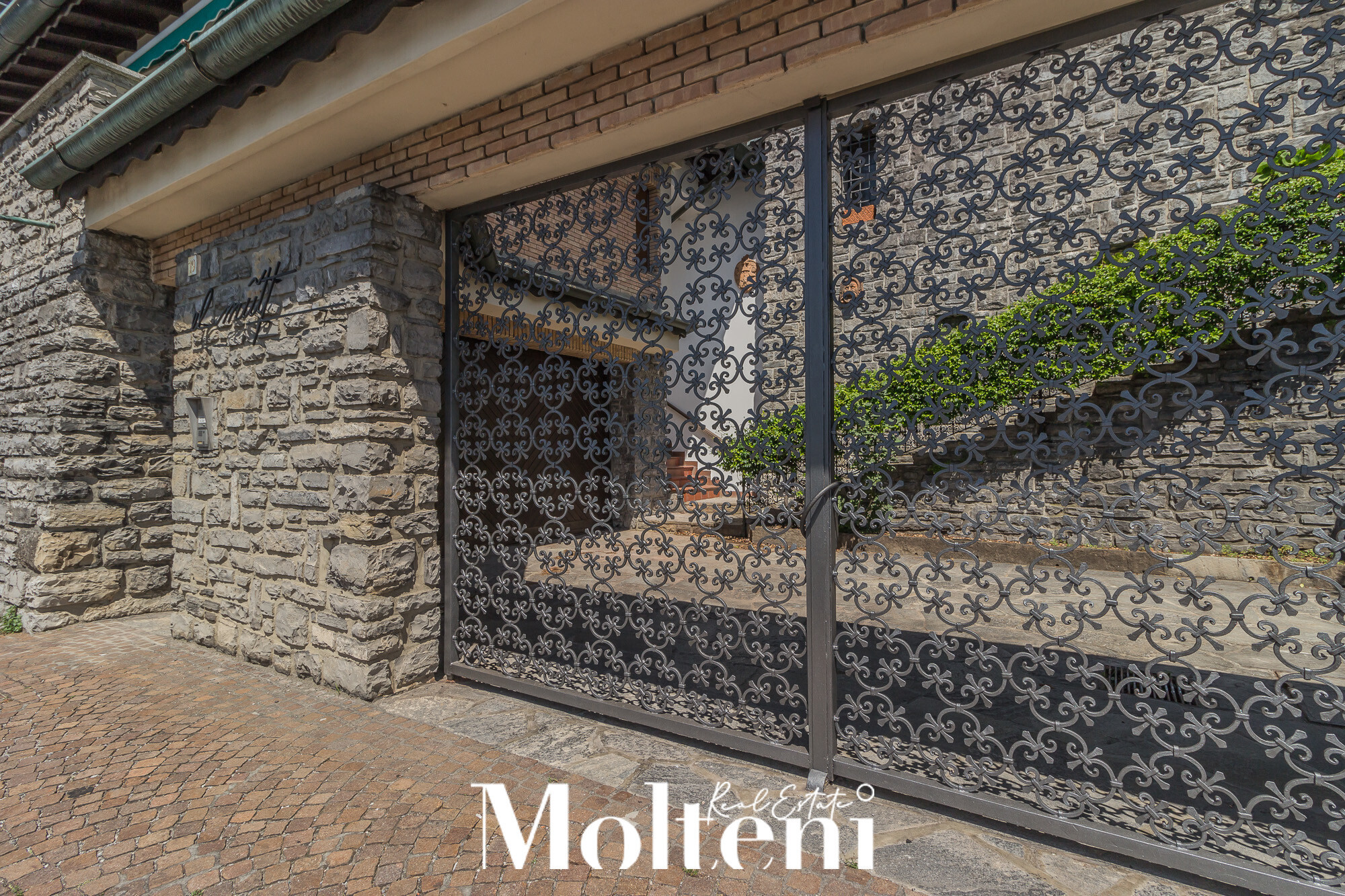 molteni-immobiliare-real-estate-varenna-villa-indipendente-con-darsena-privata-vista-lago-como-lake-villa-for-sale-private-dock-varenna (51)