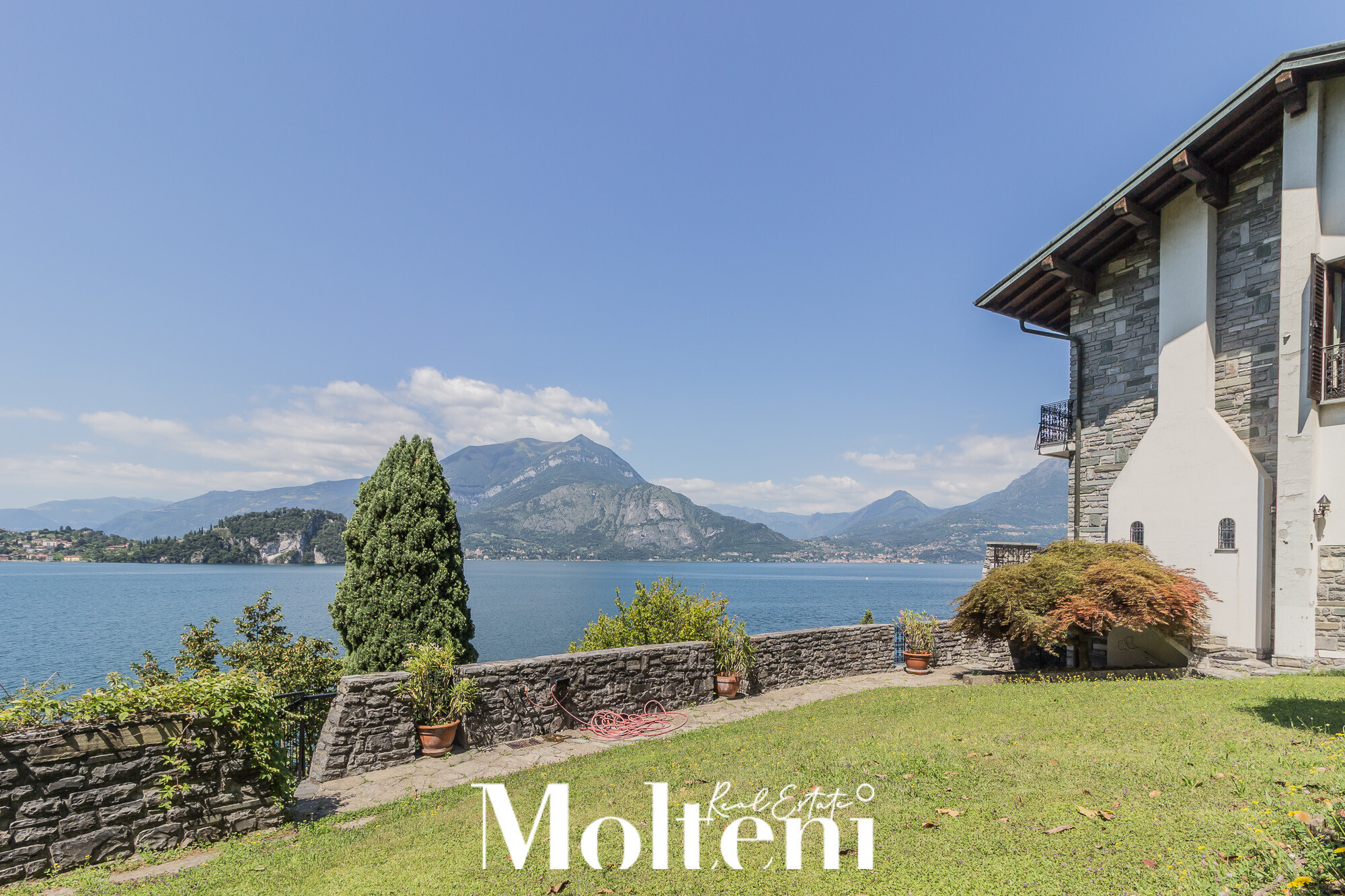molteni-immobiliare-real-estate-varenna-villa-indipendente-con-darsena-privata-vista-lago-como-lake-villa-for-sale-private-dock-varenna (1)