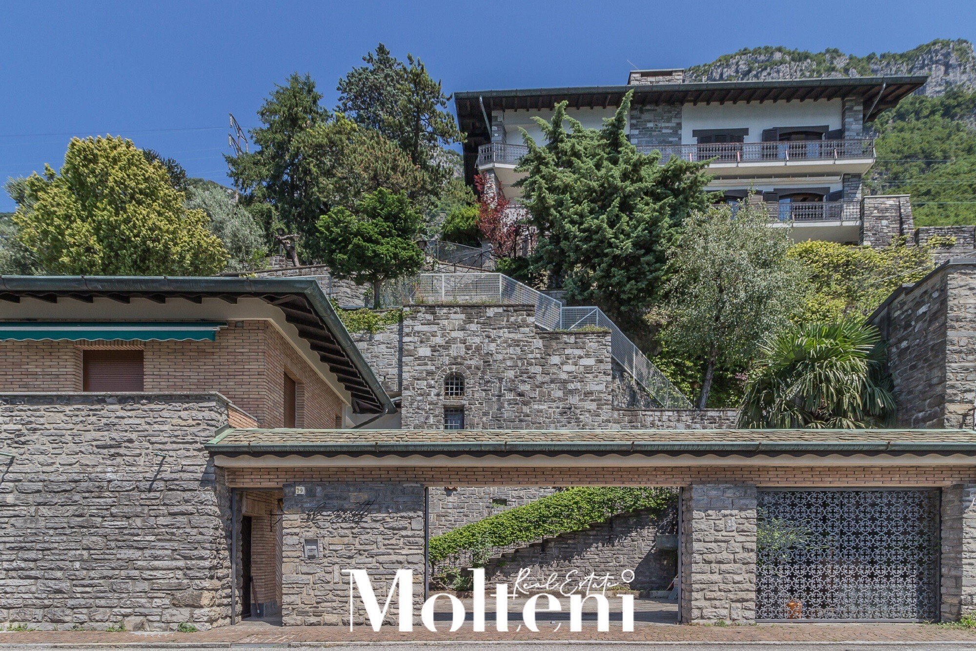 molteni-immobiliare-real-estate-varenna-villa-indipendente-con-darsena-privata-vista-lago-como-lake-villa-for-sale-private-dock-varenna (52)