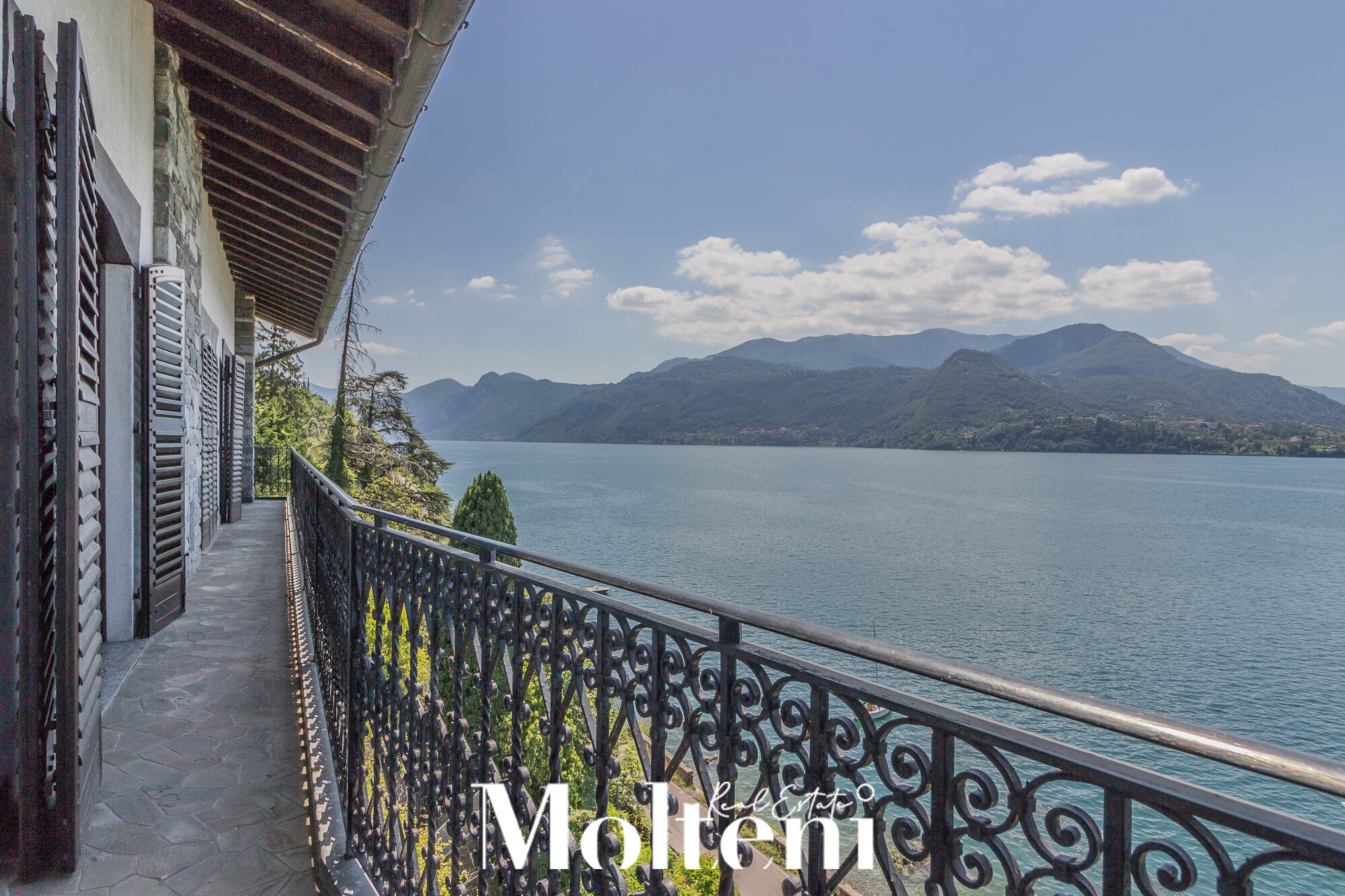 molteni-immobiliare-real-estate-varenna-villa-indipendente-con-darsena-privata-vista-lago-como-lake-villa-for-sale-private-dock-varenna (38)