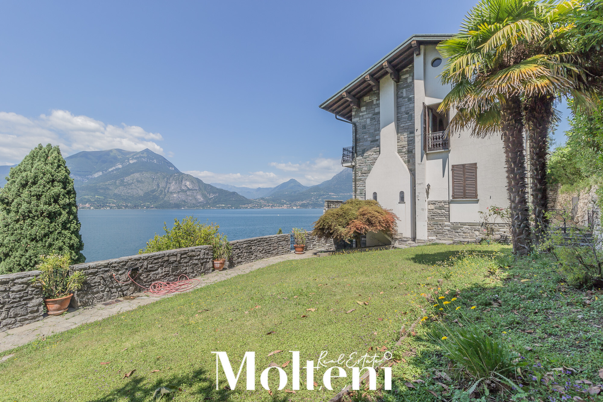 molteni-immobiliare-real-estate-varenna-villa-indipendente-con-darsena-privata-vista-lago-como-lake-villa-for-sale-private-dock-varenna (2)