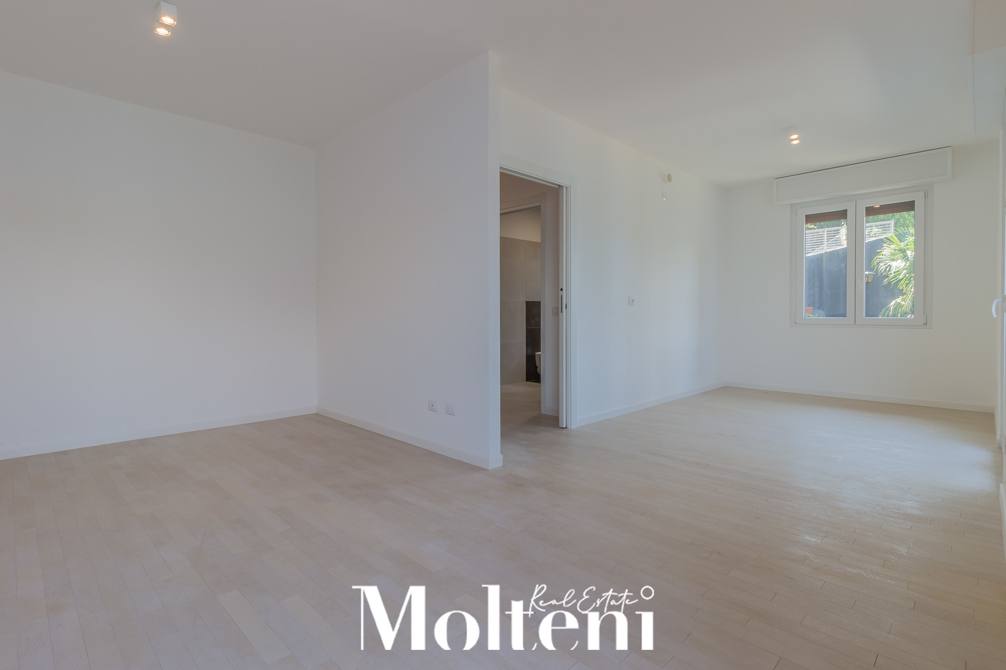 molteni-immobiliare-real-estate-varenna-villa-indipendente-con-darsena-privata-vista-lago-como-lake-villa-for-sale-private-dock-varenna (46)