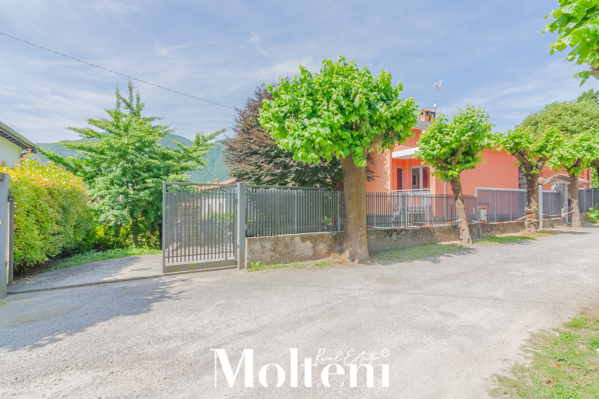 moltenirealestate_villa_mandellodellario_mandello_forsale_vendita_garden_giardino_garage (26)
