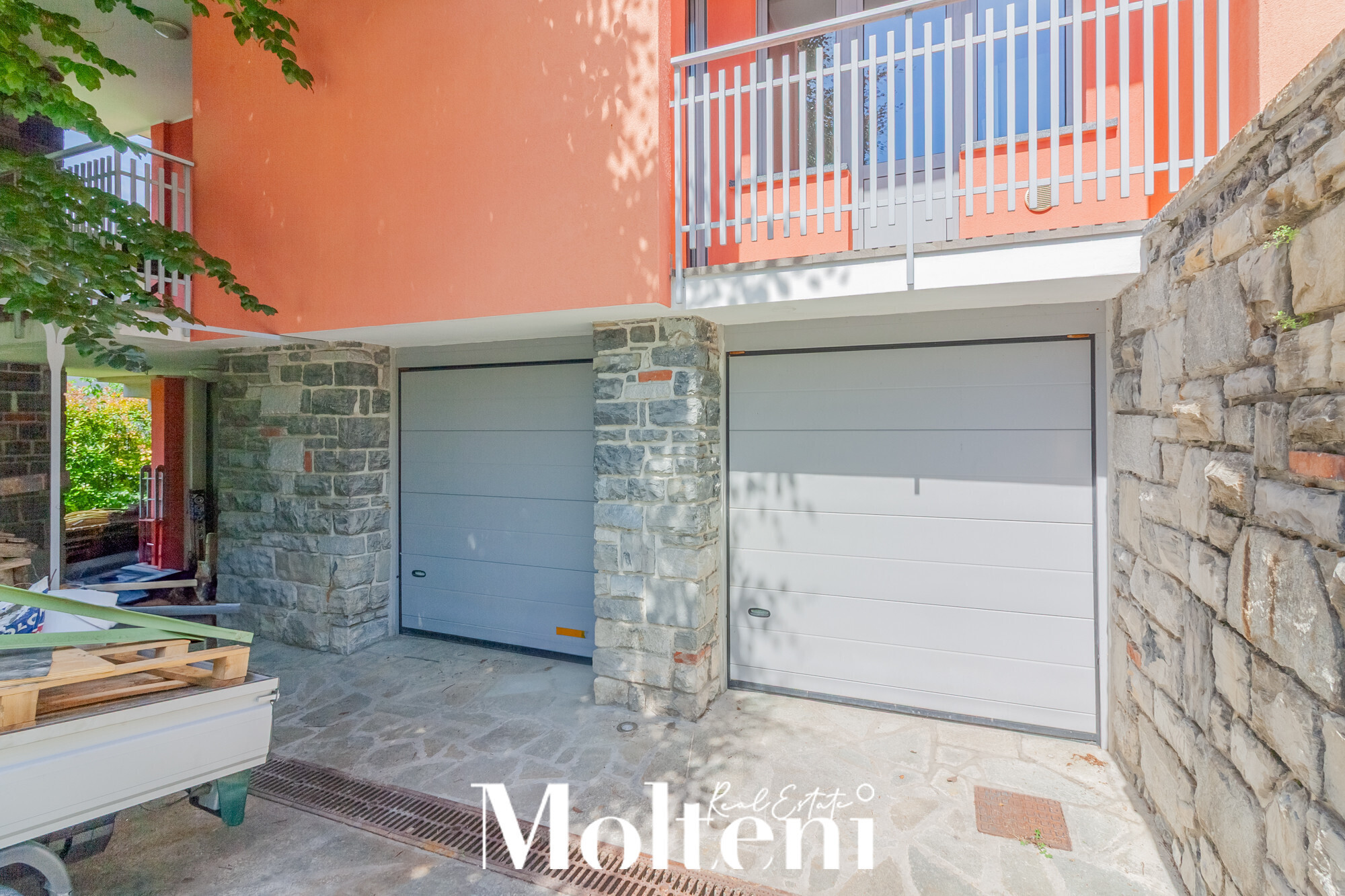 moltenirealestate_villa_mandellodellario_mandello_forsale_vendita_garden_giardino_garage (24)