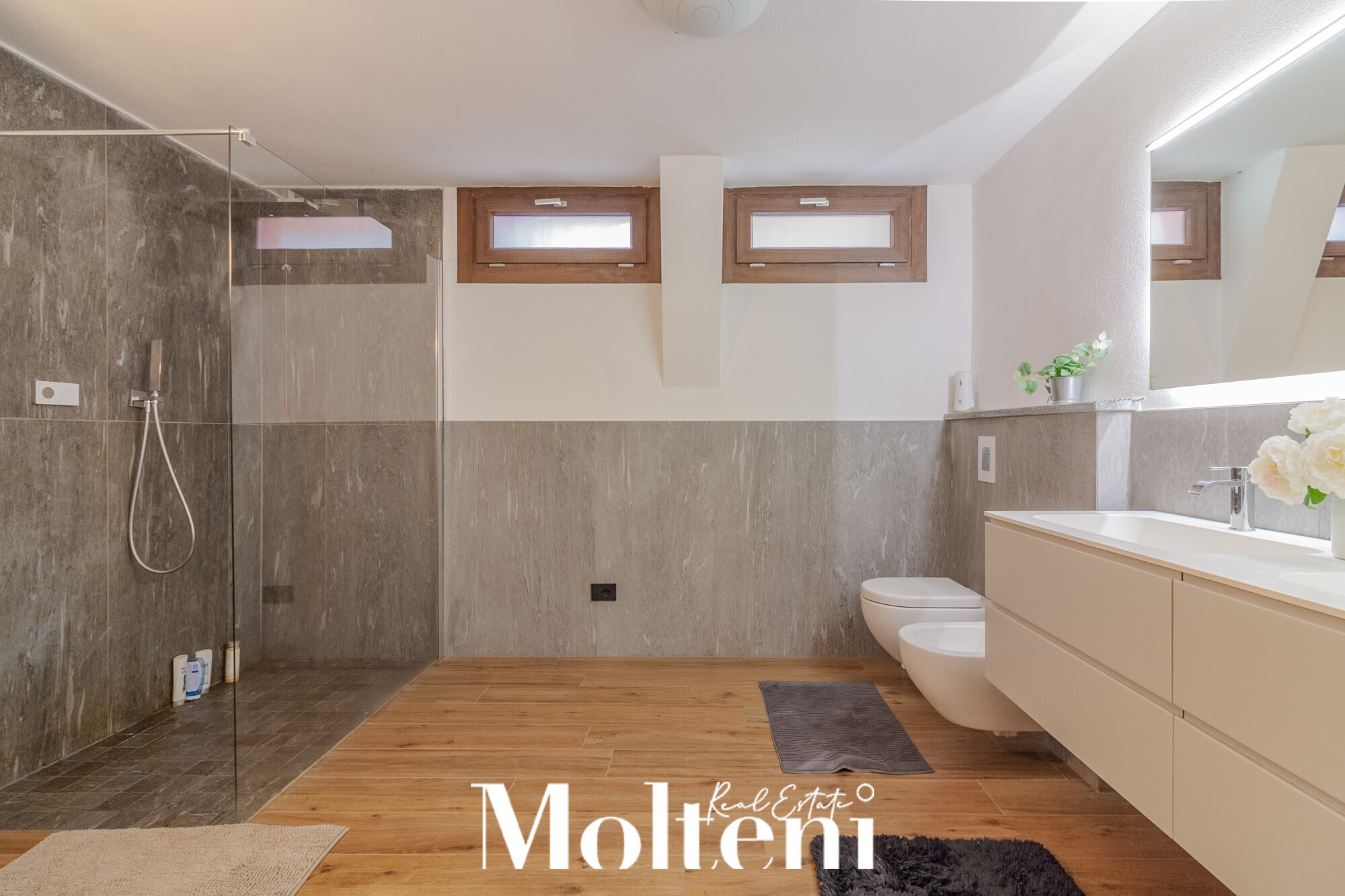 moltenirealestate_villa_mandellodellario_mandello_forsale_vendita_garden_giardino_garage (6)