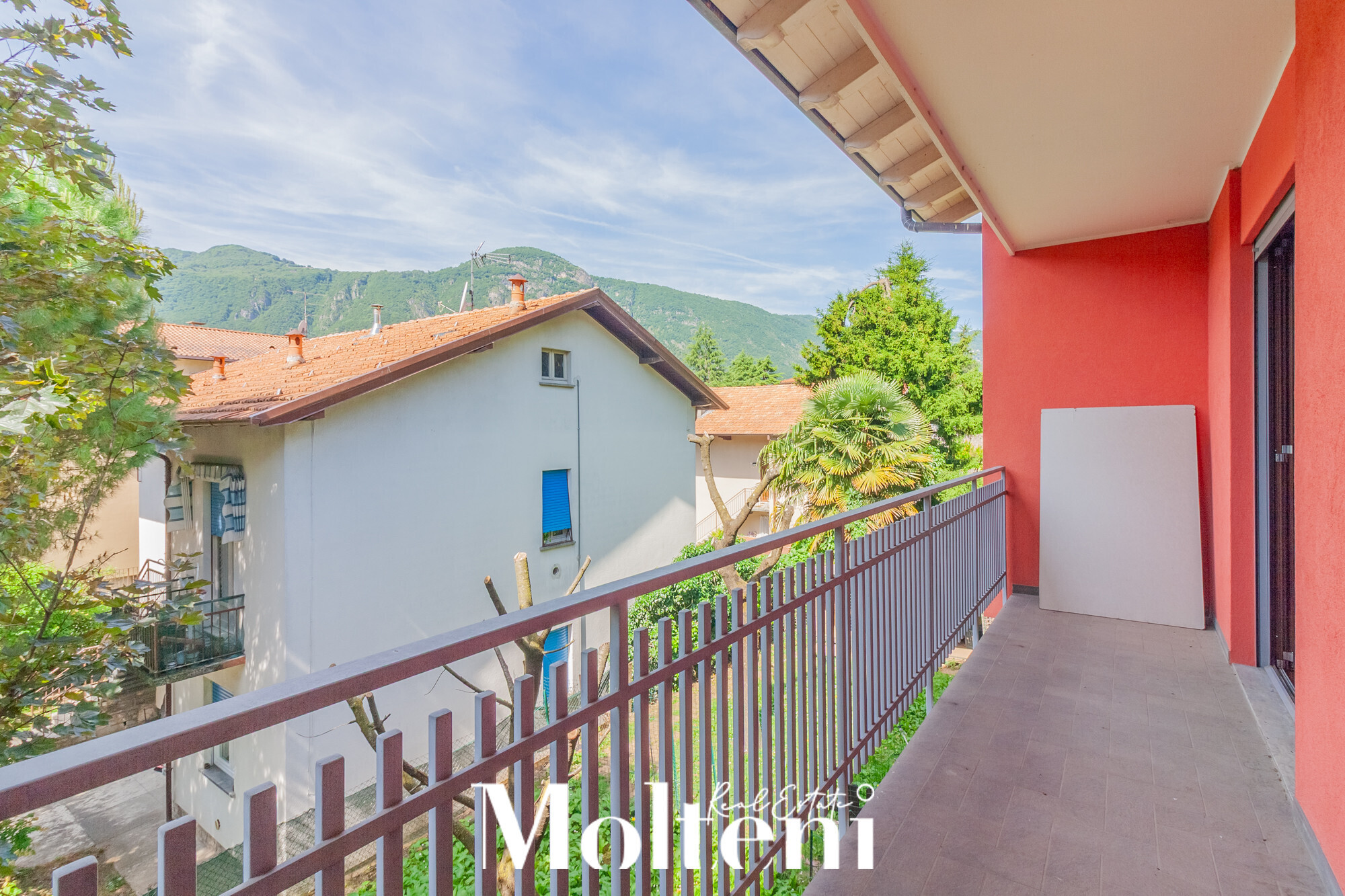 moltenirealestate_villa_mandellodellario_mandello_forsale_vendita_garden_giardino_garage (19)