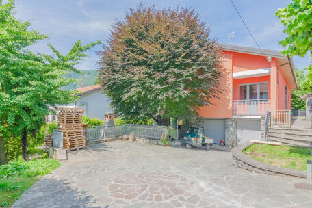 moltenirealestate_villa_mandellodellario_mandello_forsale_vendita_garden_giardino_garage (0.5)
