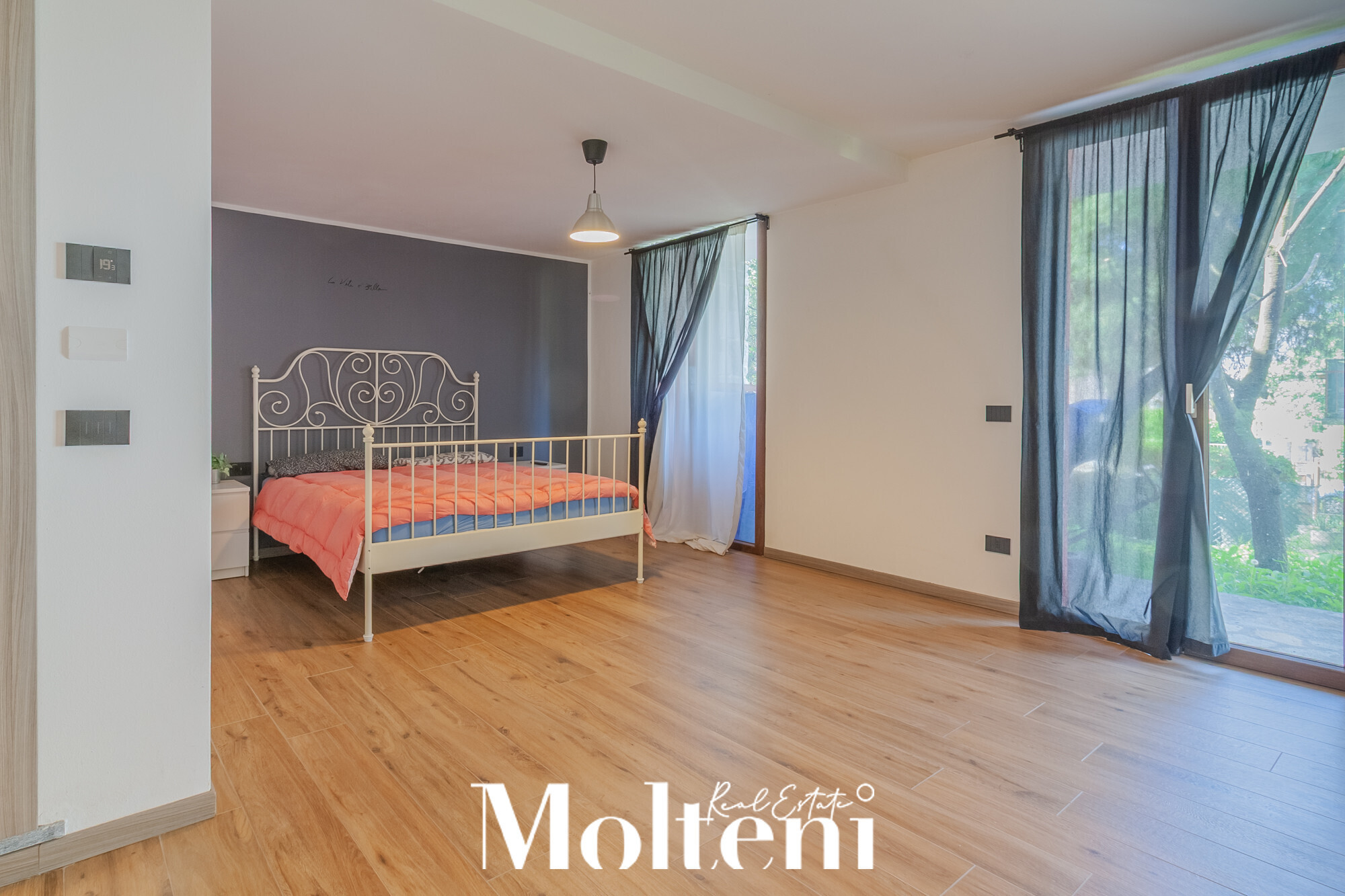moltenirealestate_villa_mandellodellario_mandello_forsale_vendita_garden_giardino_garage (5)