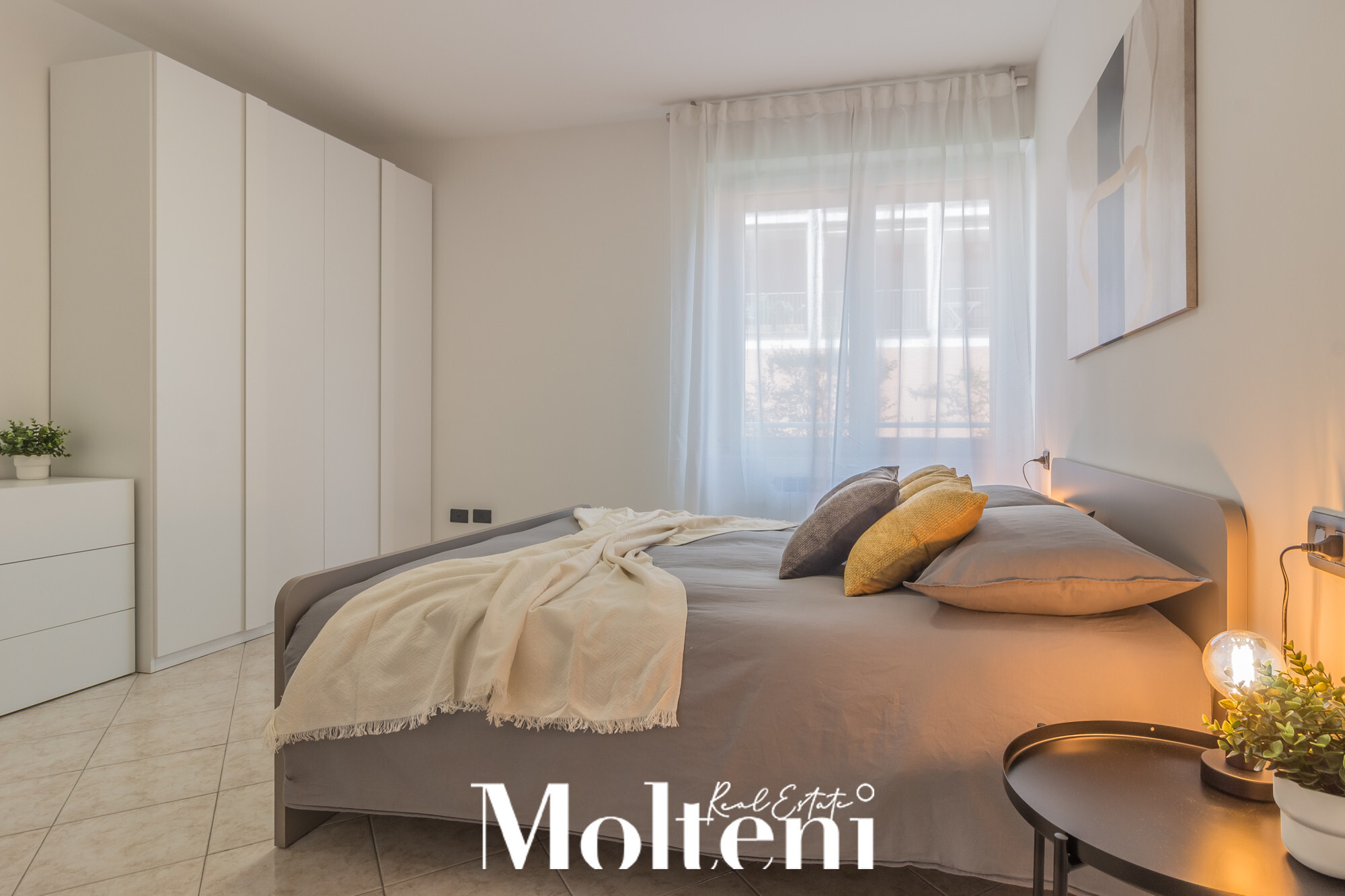 moltenirealestate_lecco_forrent_affitto_camera_room (1)