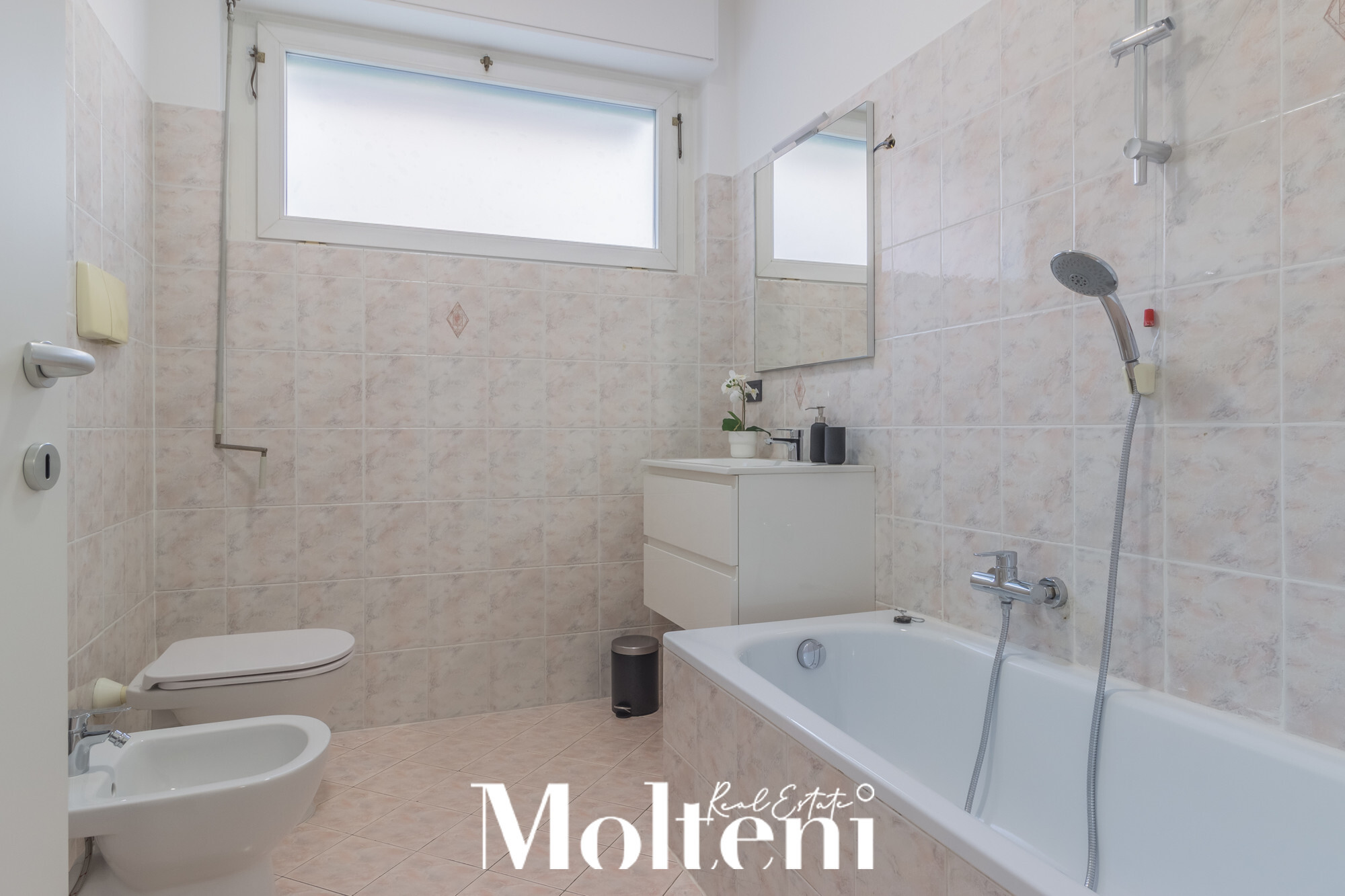 moltenirealestate_lecco_forrent_affitto_camera_room (60)