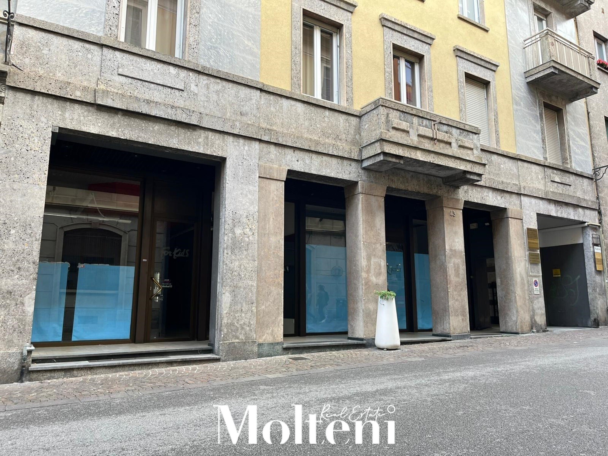 molteni-immobiliare-affitto-rent-negozio-store(8)