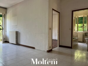 molteni-real-estate-carenno-appartamento-apartments-vendesi-for-sale-garage (12)