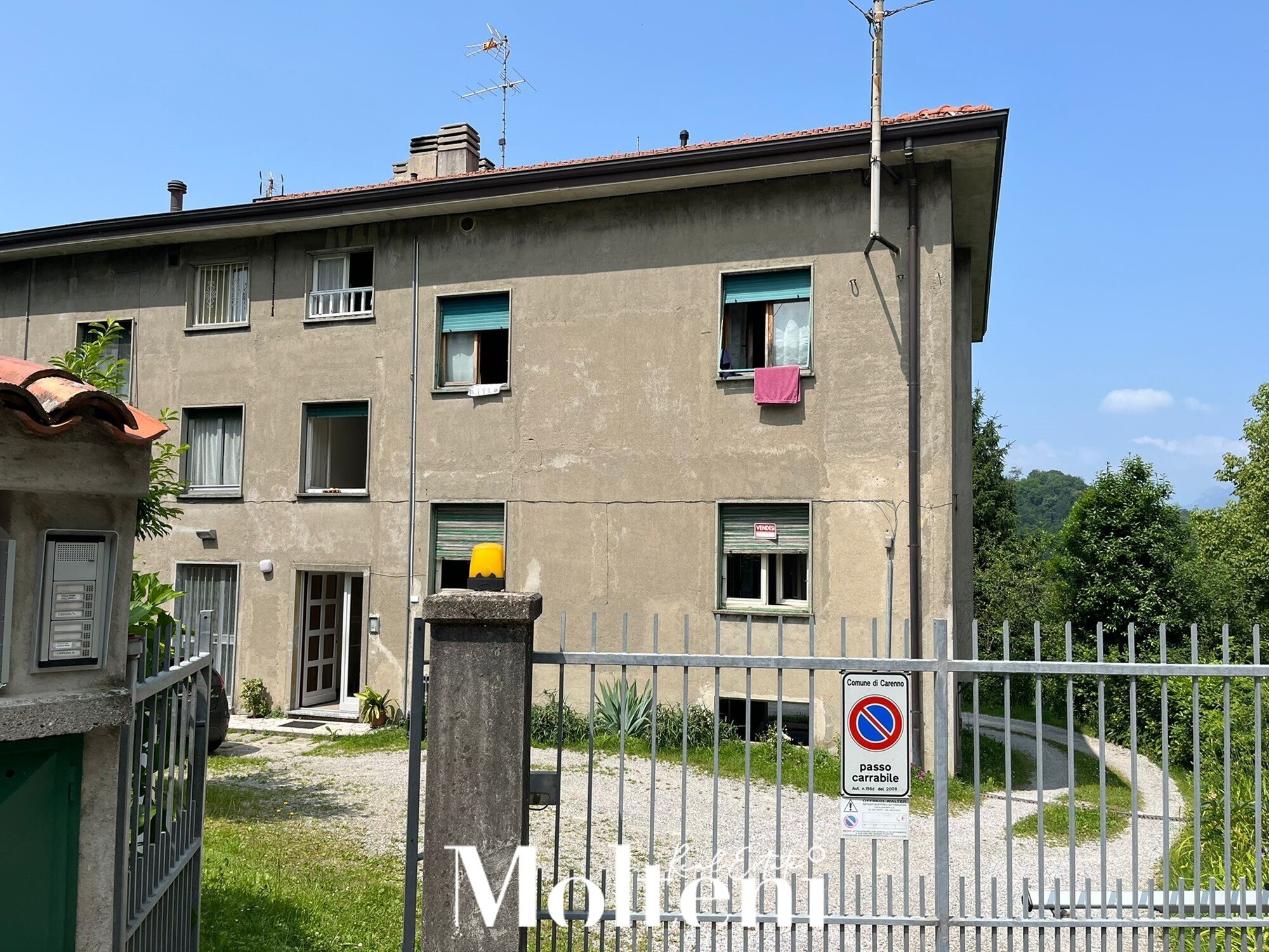 molteni-real-estate-carenno-appartamento-apartments-vendesi-for-sale-garage (18)
