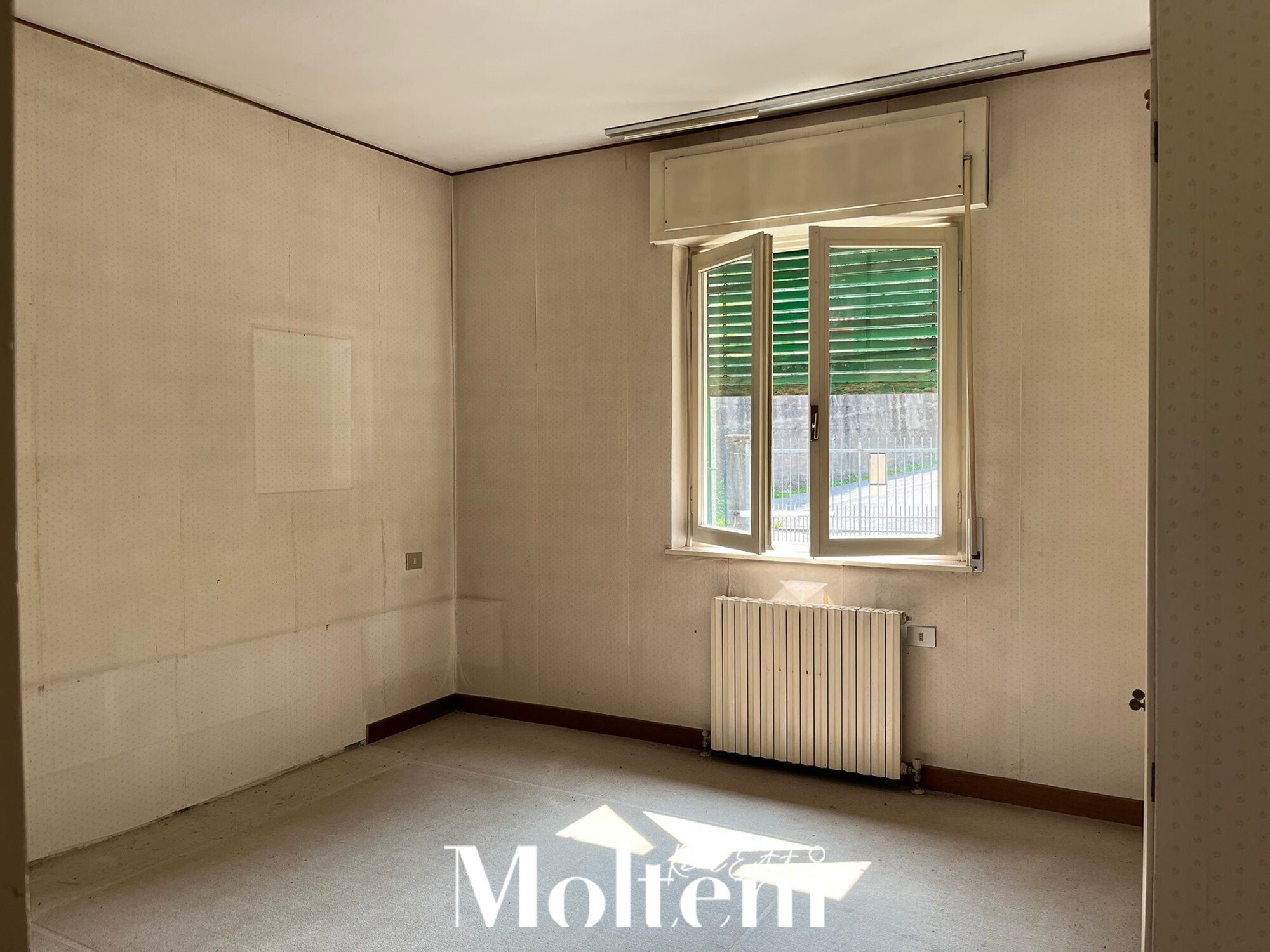 molteni-real-estate-carenno-appartamento-apartments-vendesi-for-sale-garage (16)