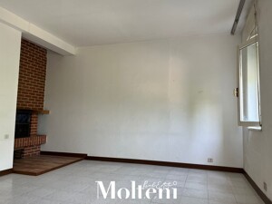 molteni-real-estate-carenno-appartamento-apartments-vendesi-for-sale-garage (4)