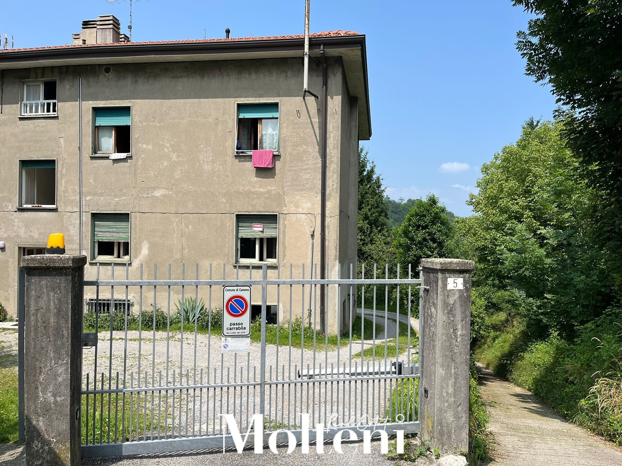 molteni-real-estate-carenno-appartamento-apartments-vendesi-for-sale-garage (19)