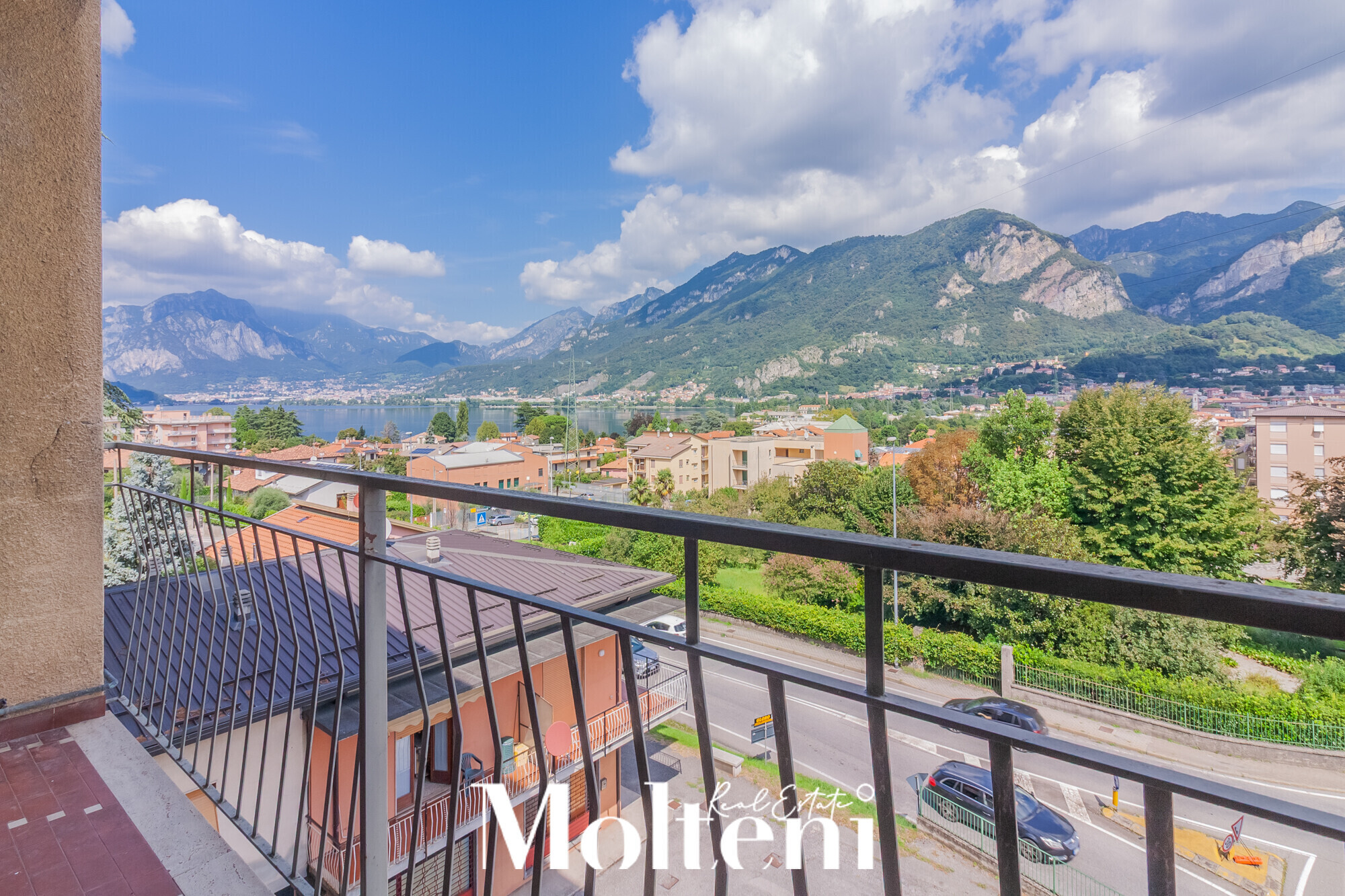 moltenirealestate_trilocale_olginate_forsale_vendita_threerooms_appartamento_apartment_balcone_balcony_vista lago_lake view (1)