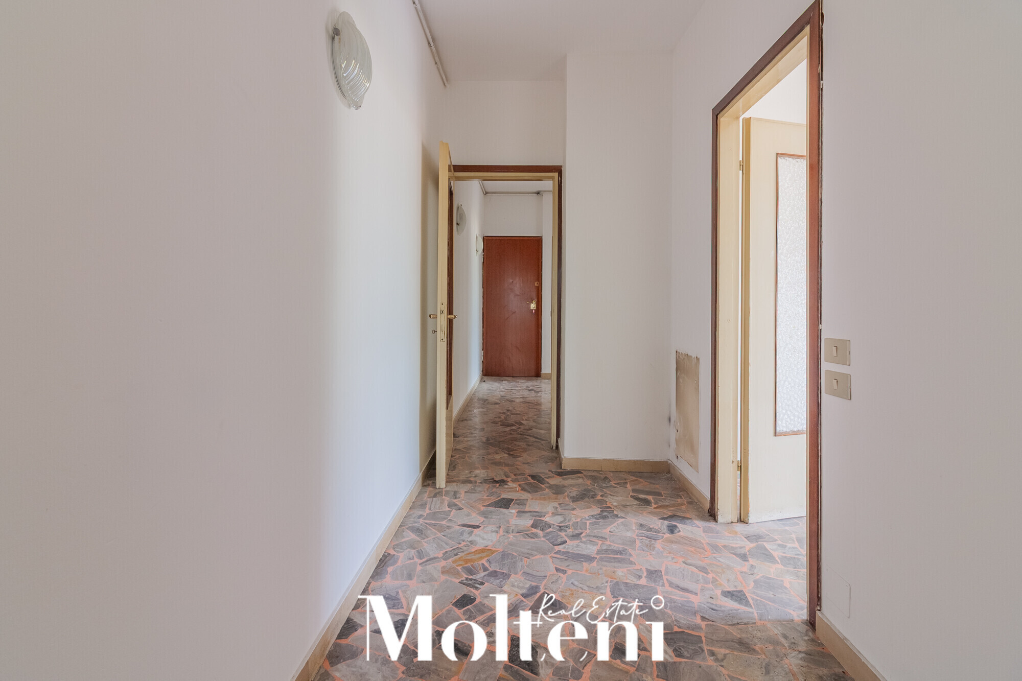 moltenirealestate_trilocale_olginate_forsale_vendita_threerooms_appartamento_apartment_balcone_balcony_vista lago_lake view (11)