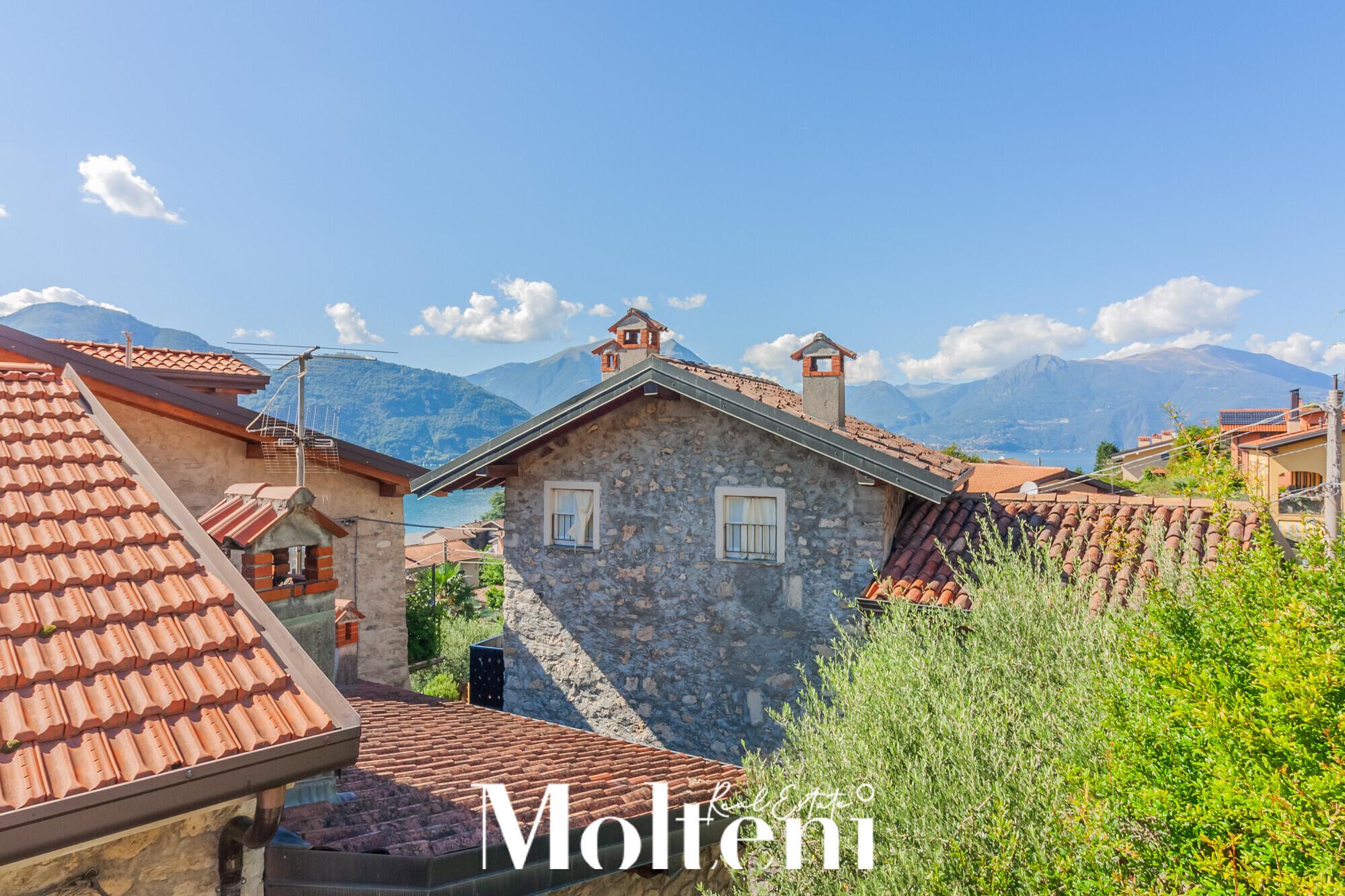 lierna-casa-house-terrazza-terrace-garage-vendita-forsale-lakecomo-moltenirealestate-molteniexclusive (5)